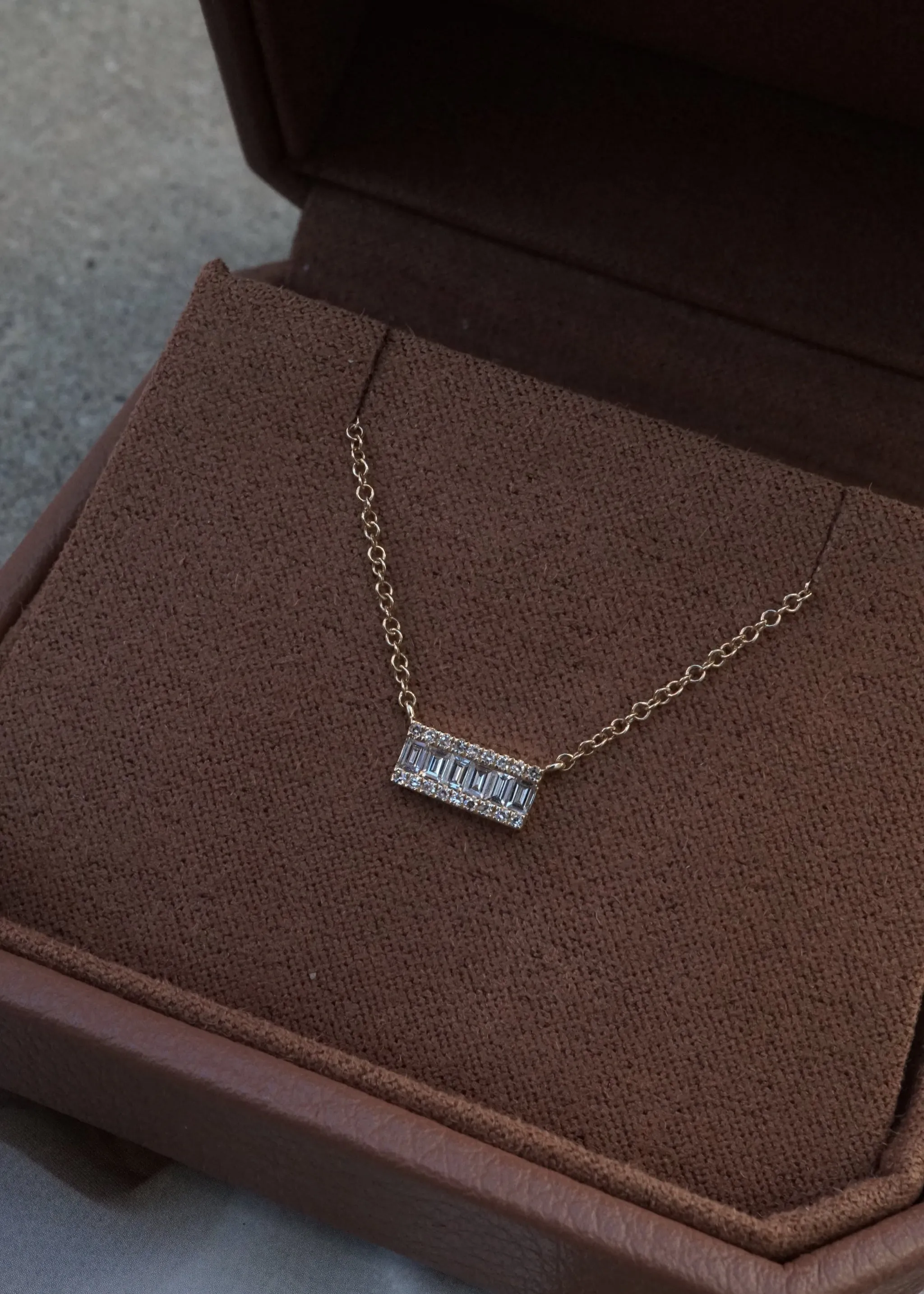 14k Gold 6 Baguette Round Illusion Emerald Bar  Necklace