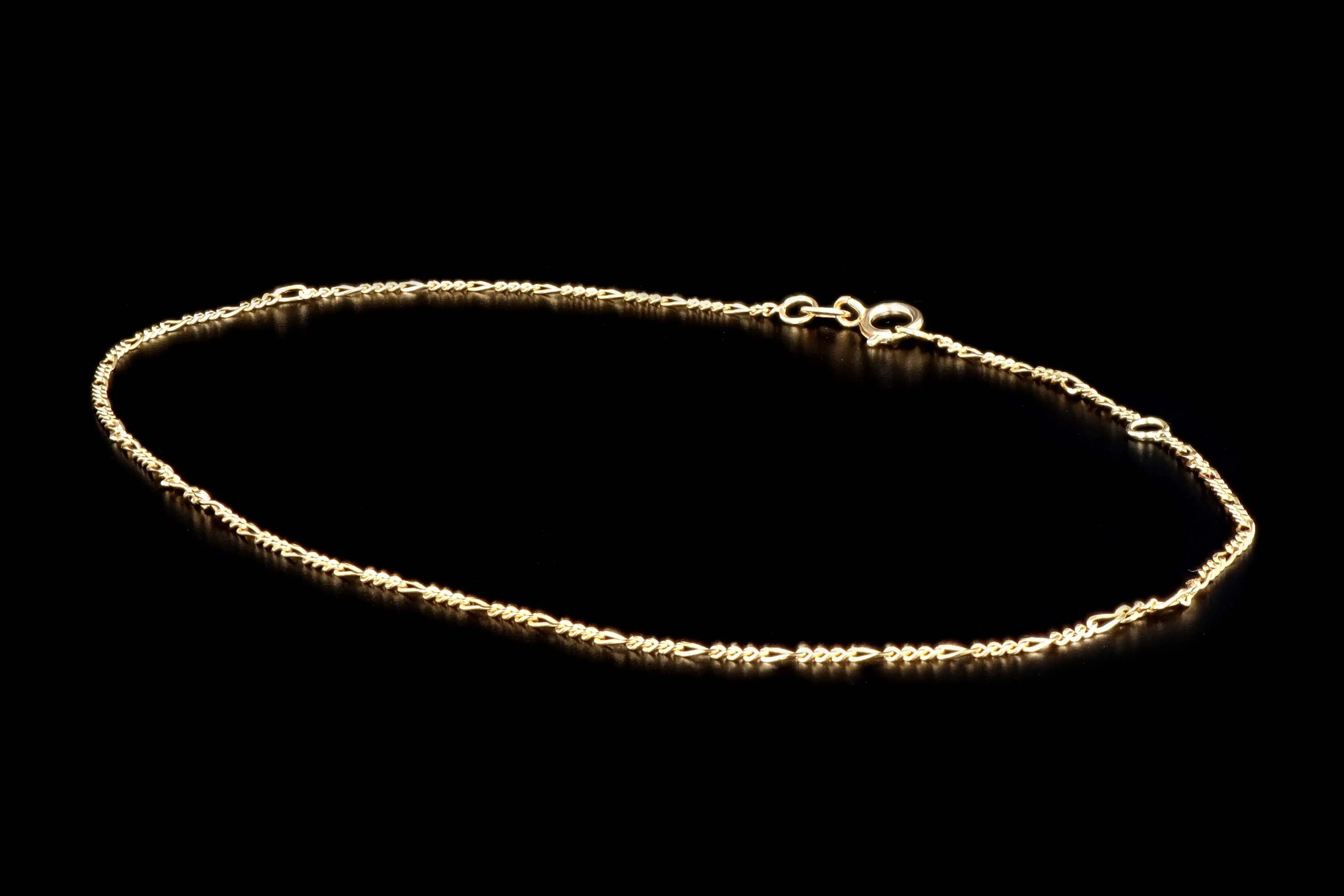 14K White or Yellow Gold Figaro Chain Anklet