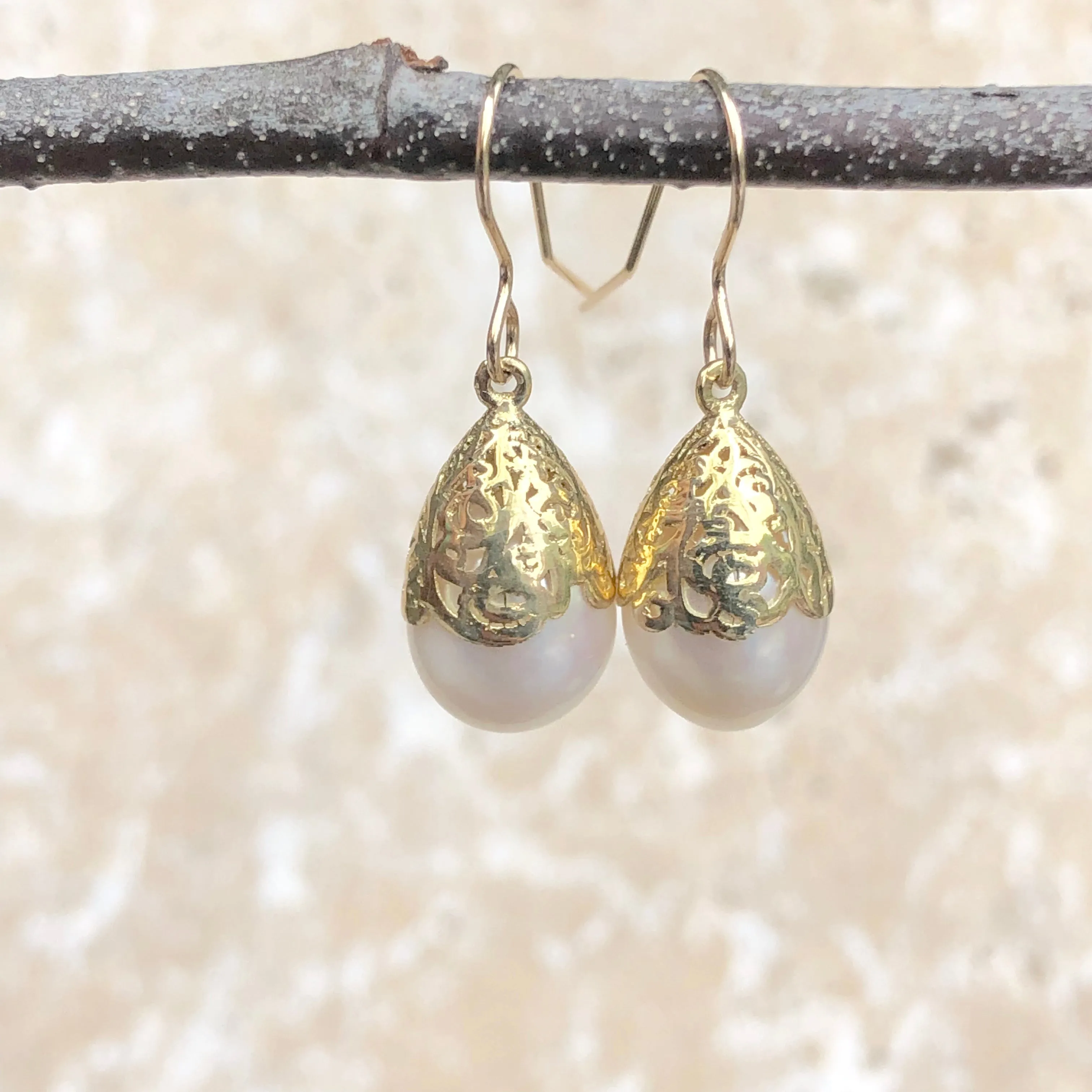 14KT Yellow Gold Filigree Lace   Freshwater Pearl Earrings