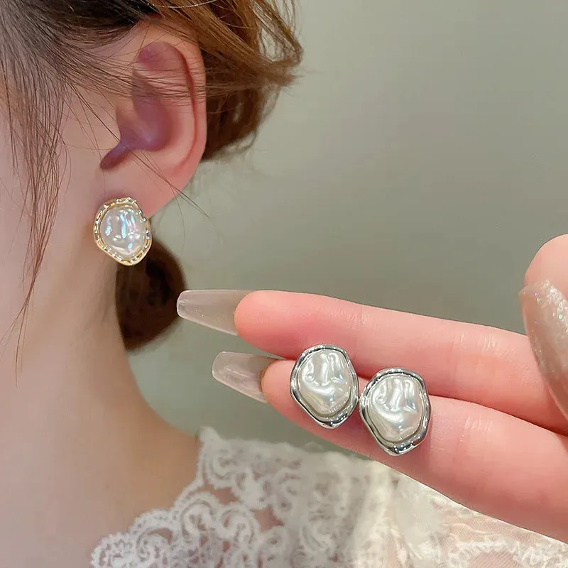 2024 New Fashion Metal Irregular Pearl Stud Earrings For Women Vintage Elegant Imitation Pearl Earrings Wedding Party Jewelry
