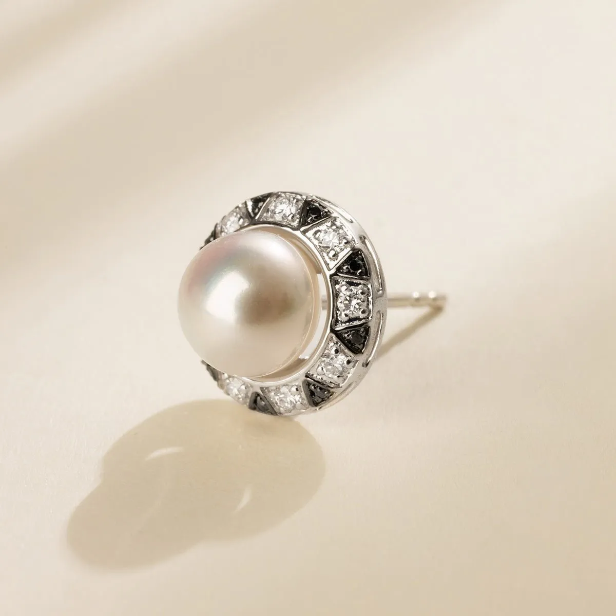Akoya Pearl 18K Gold Monochrome Black And White Diamond Stud Earrings