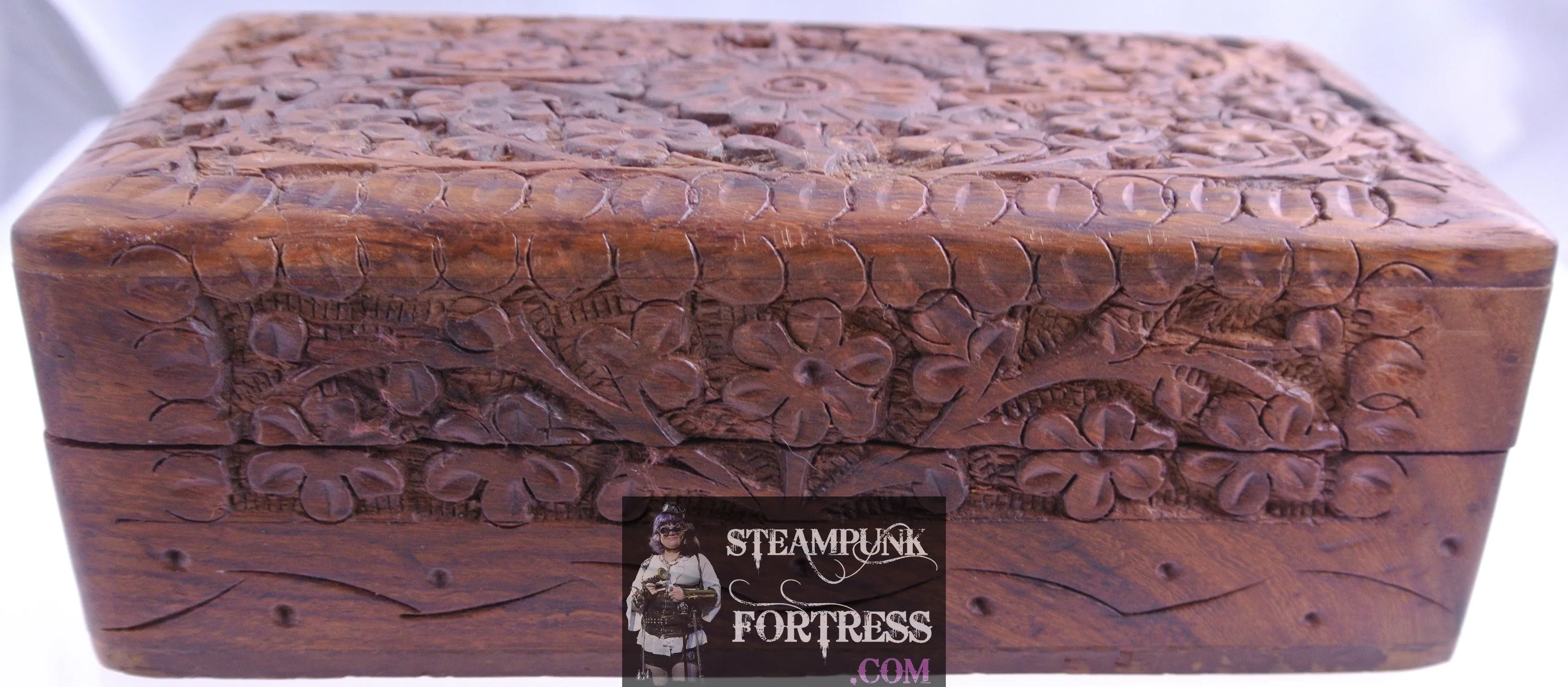 BEAUTIFUL ENGRAVED WOOD BOX FLOWERS FLORAL KEEPSAKE TRINKET JEWELRY SMALL