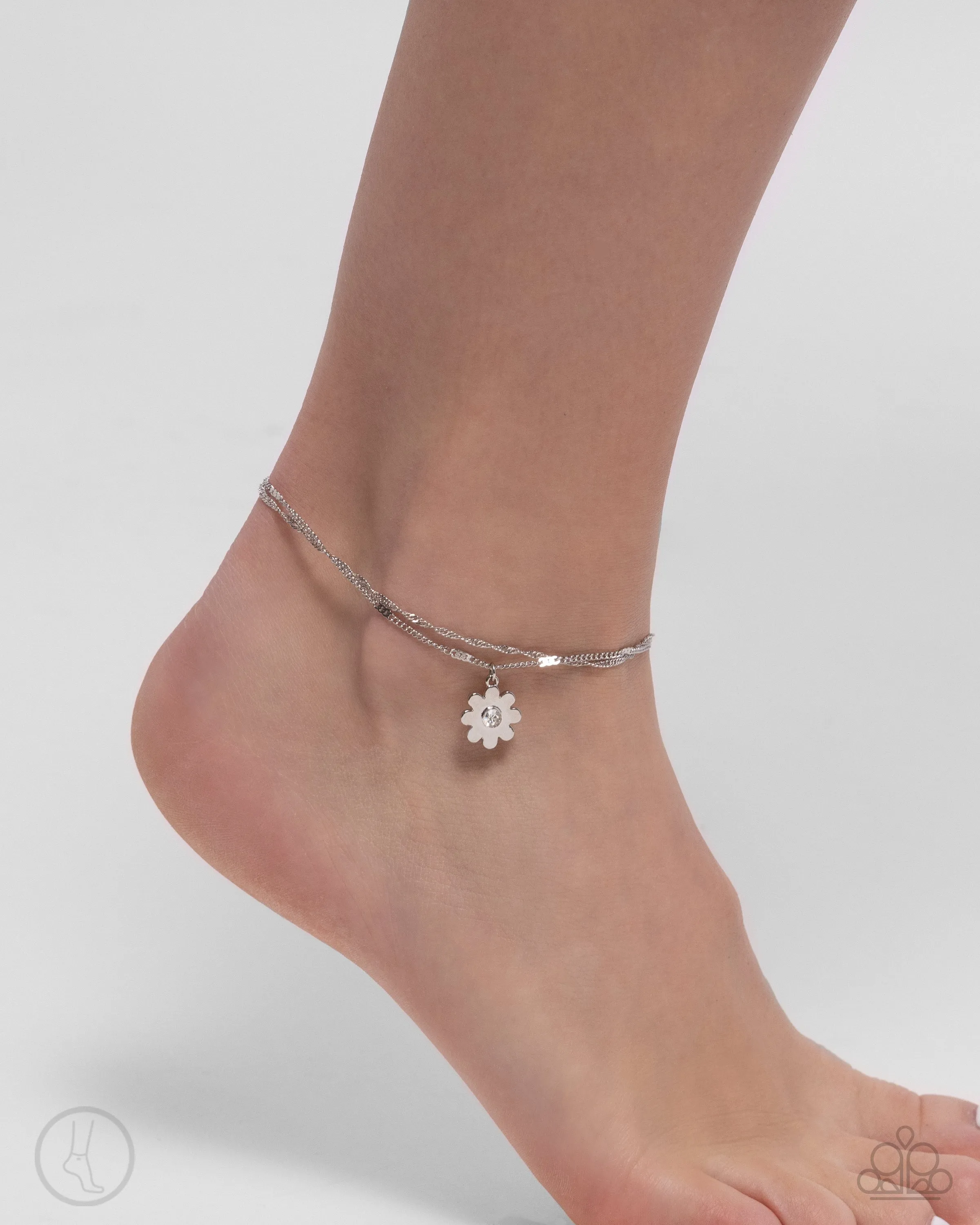Blossoming Breeze - White - Rhinestone Center Silver Flower Paparazzi Anklet