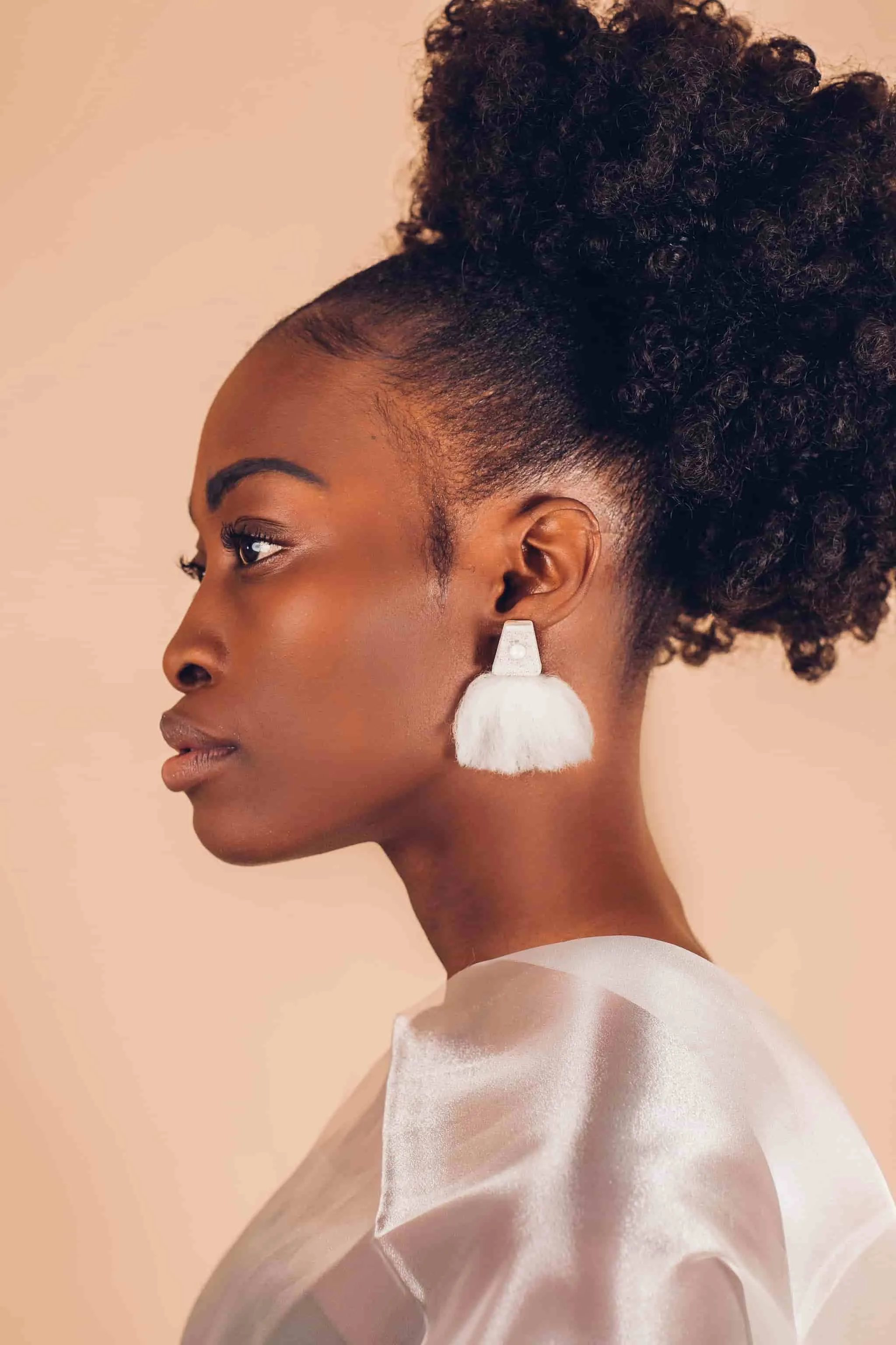 Cloudy Pearl Earrings in Grey