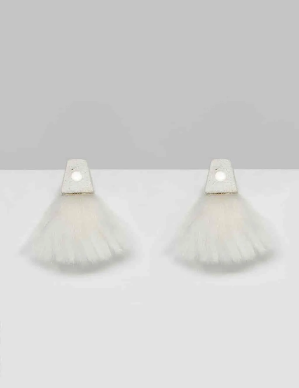 Cloudy Pearl Earrings in Grey