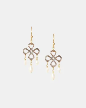 CLOVER CHANDELIER EARRINGS IN WHITE PEARL
