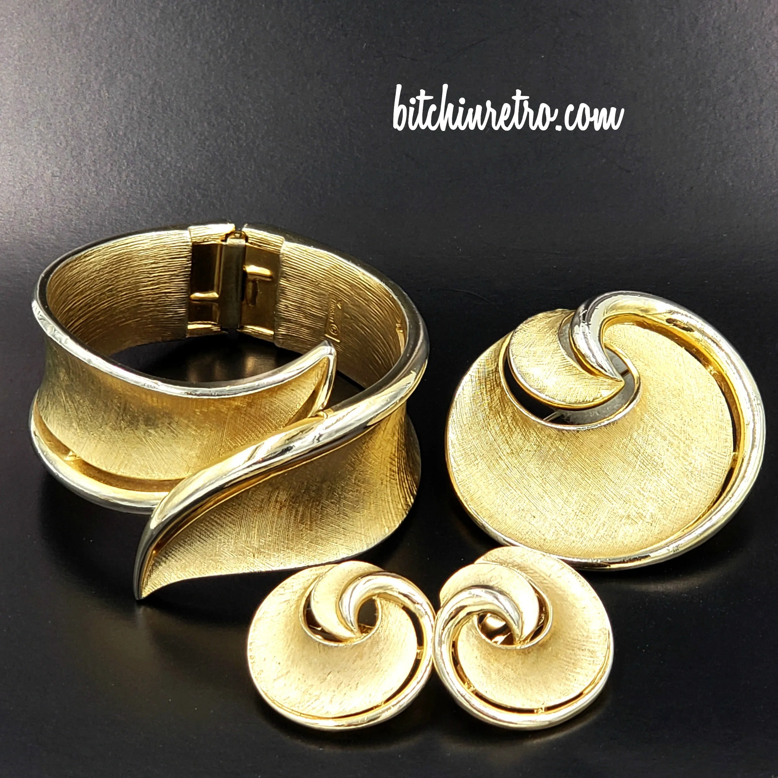 Crown Trifari Vintage Comet Swirl Bracelet Brooch and Earring Set