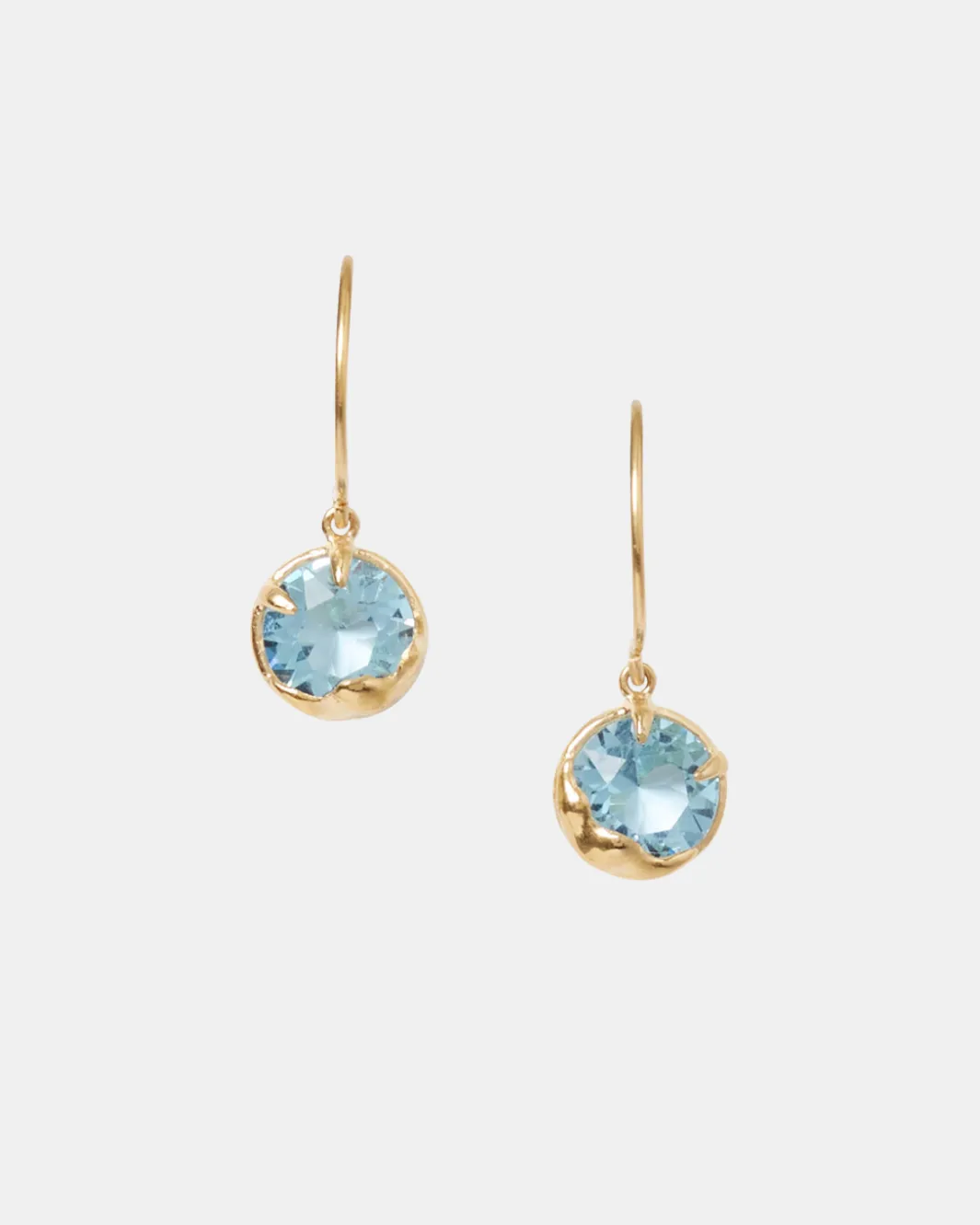CRYSTAL EARRINGS IN AQUAMARINE