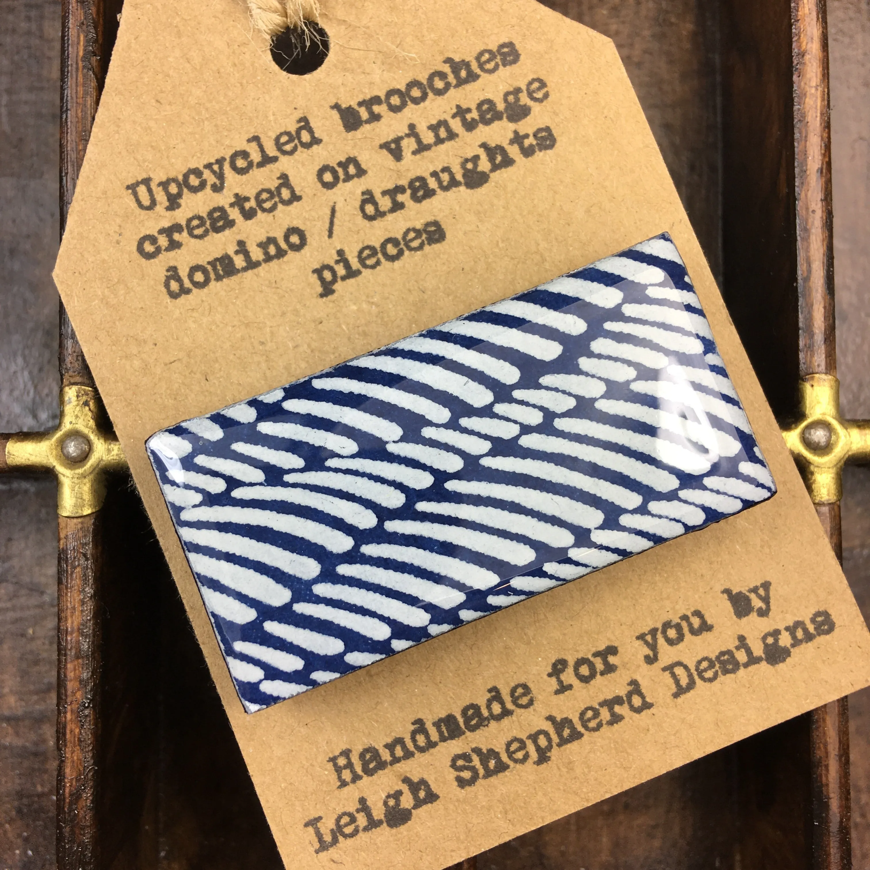 Domino Brooch - Wave
