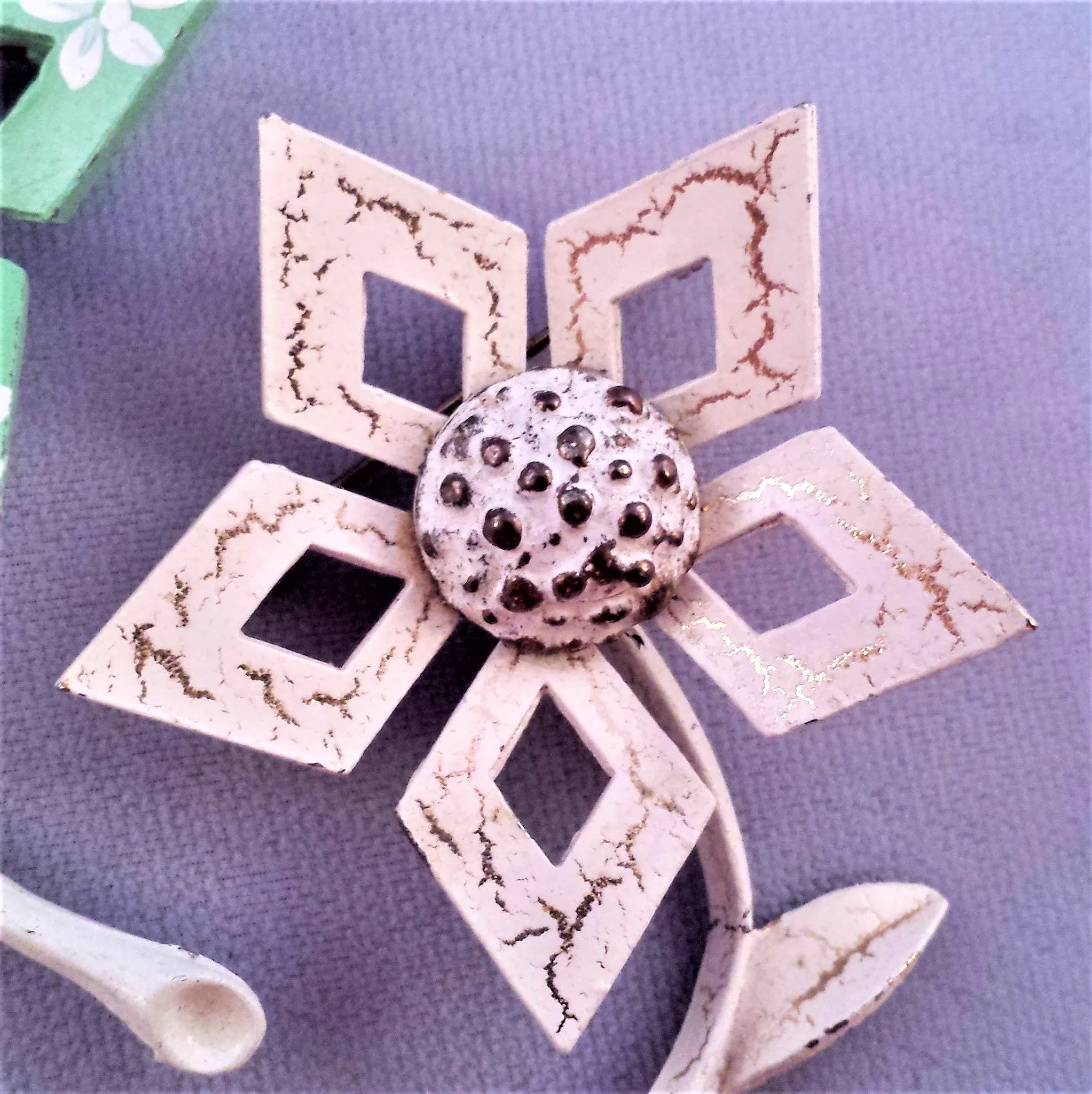 Duo of Geometric 1960s Flower Brooches in Sea Foam and White