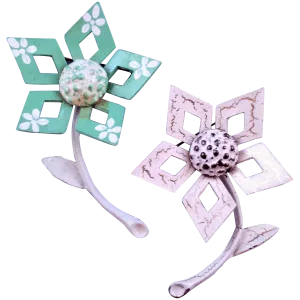 Duo of Geometric 1960s Flower Brooches in Sea Foam and White