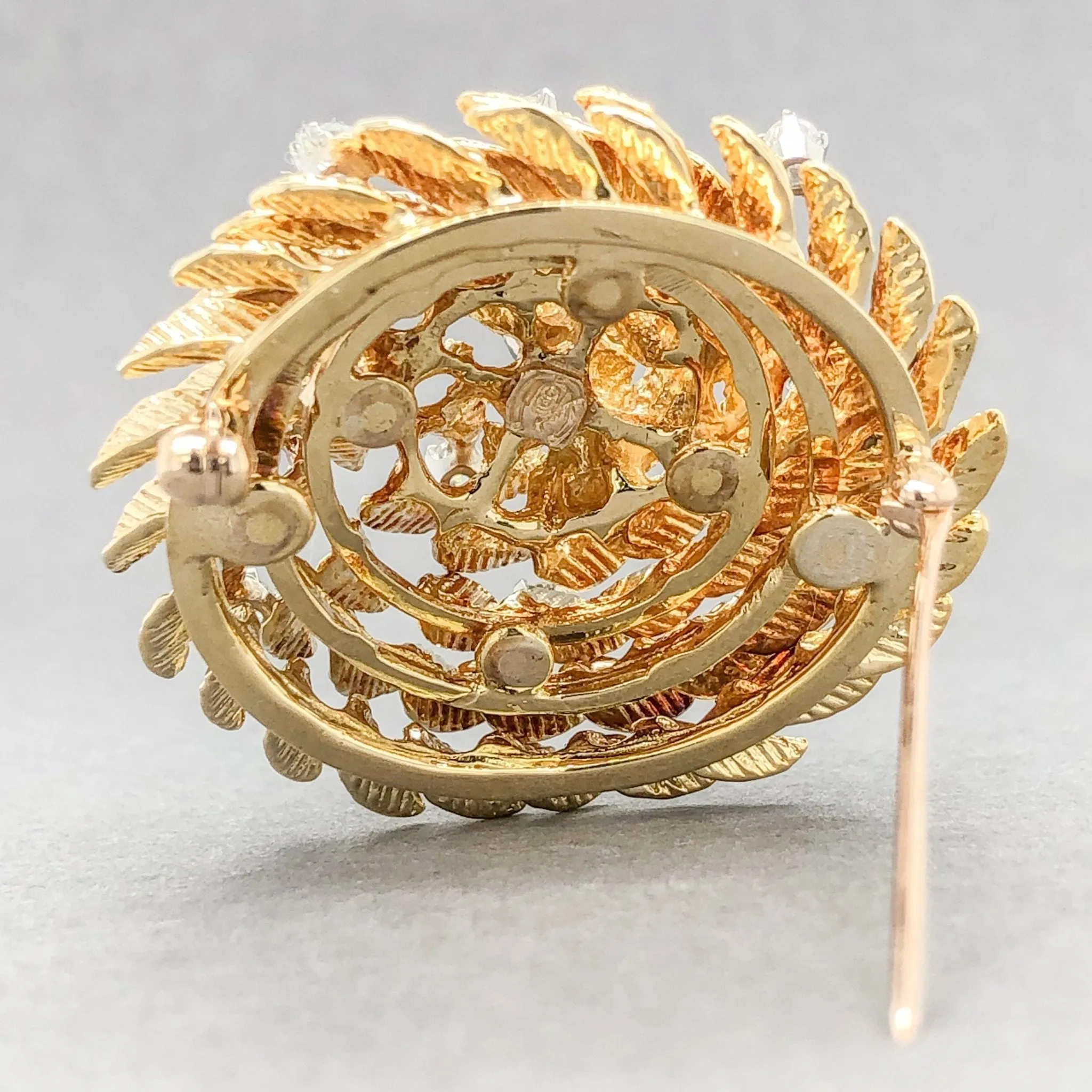 Estate 18K Y Gold 0.40cttw G-H/SI1-2 Diamond Floral Brooch
