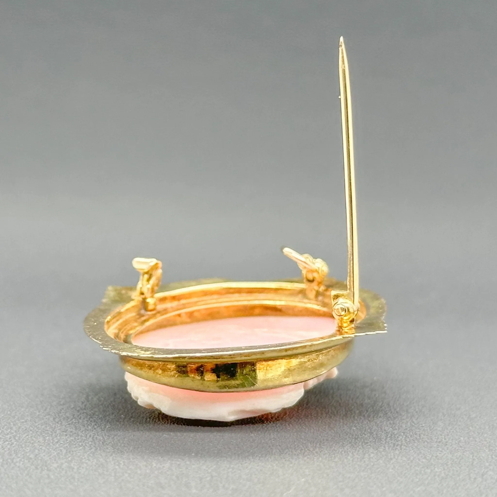 Estate Antique 10K Y Gold Flora Cameo Pin