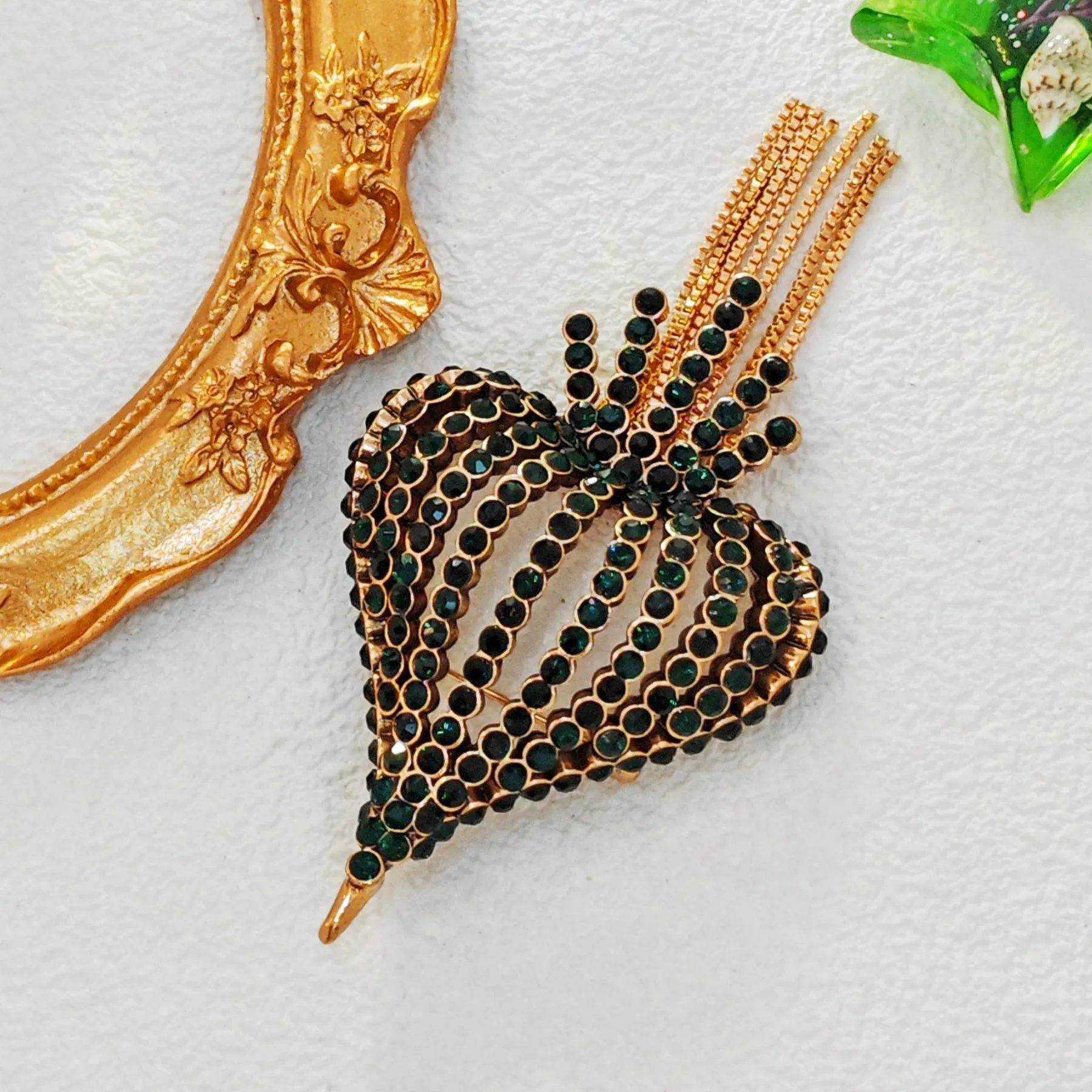 Fantastic Vintage Spade Green Crystal Sea Jellies Brooch Ocean Medusa Jewelry