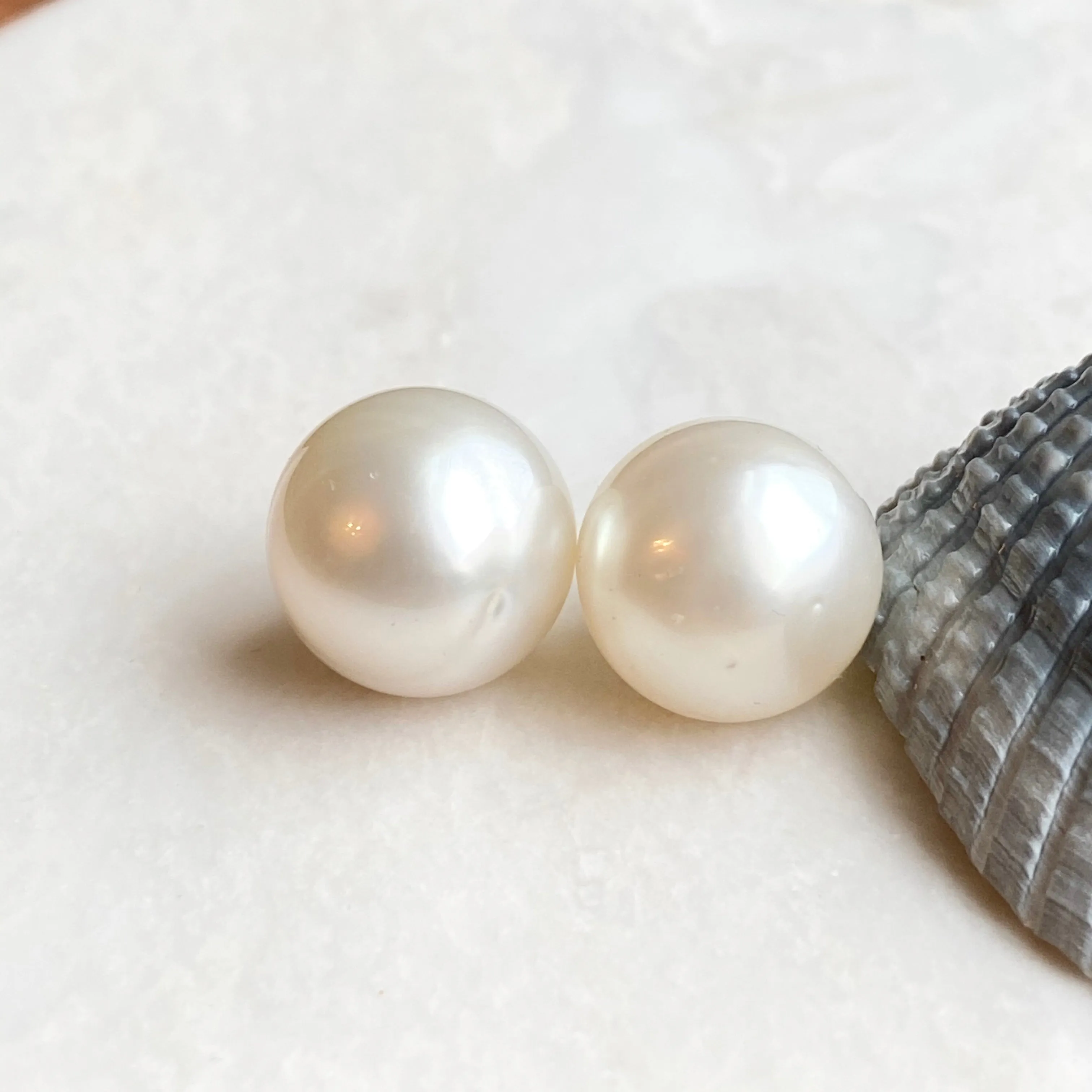 Genuine Paspaley South Sea Loose Pearl Pair "Fine" Quality 14mm