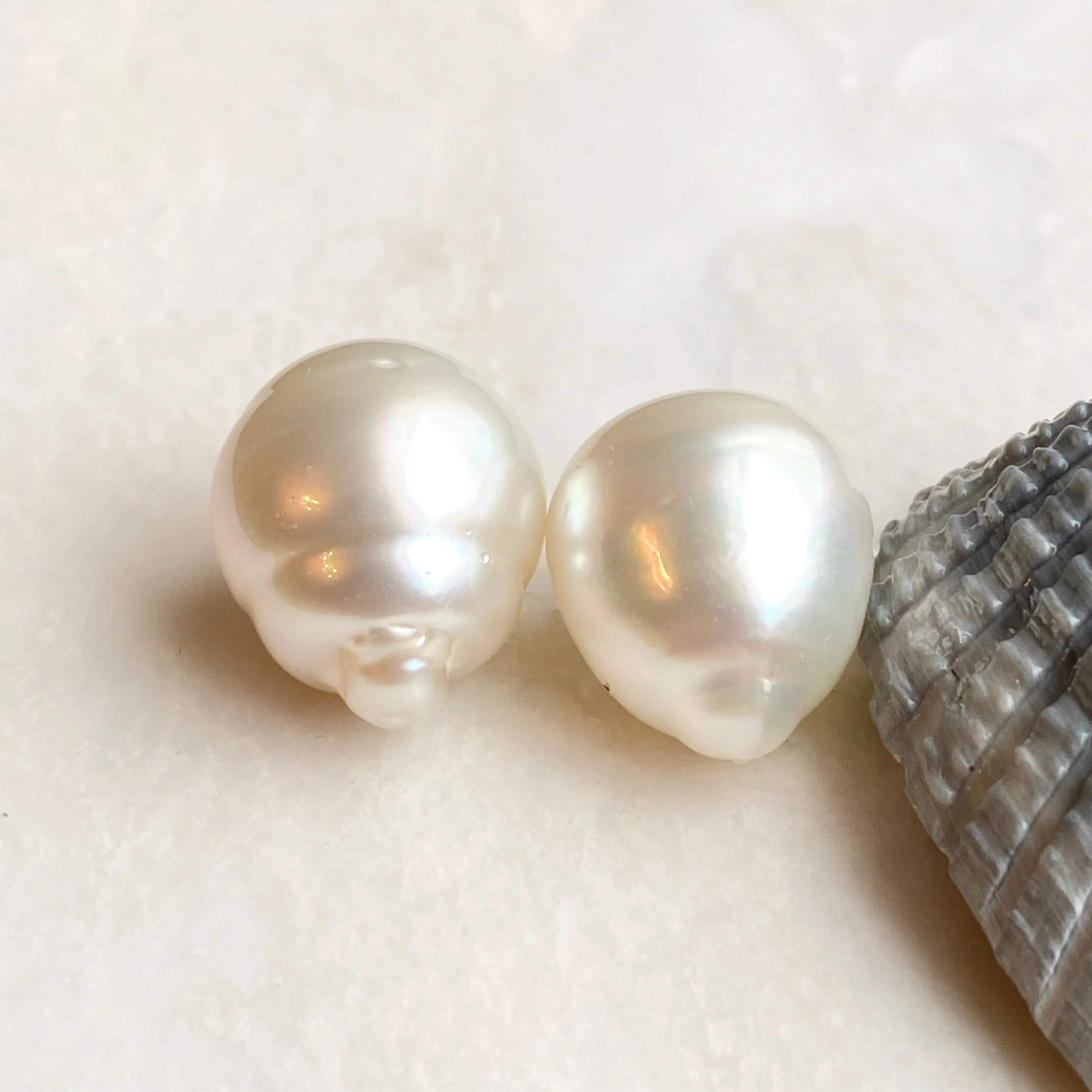 Genuine Paspaley South Sea Loose Pearl Pair "Fine" Quality 14mm