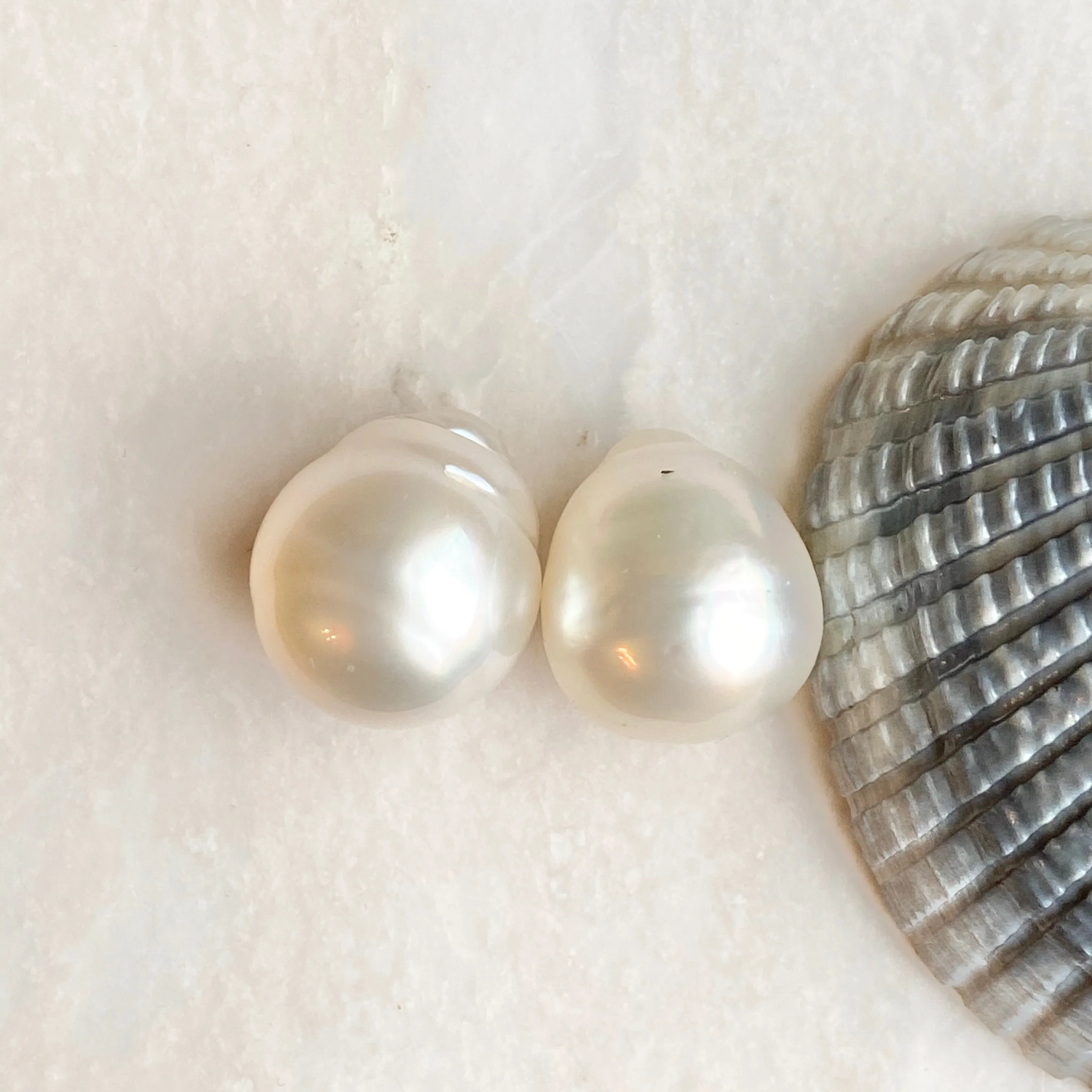 Genuine Paspaley South Sea Loose Pearl Pair "Fine" Quality 14mm