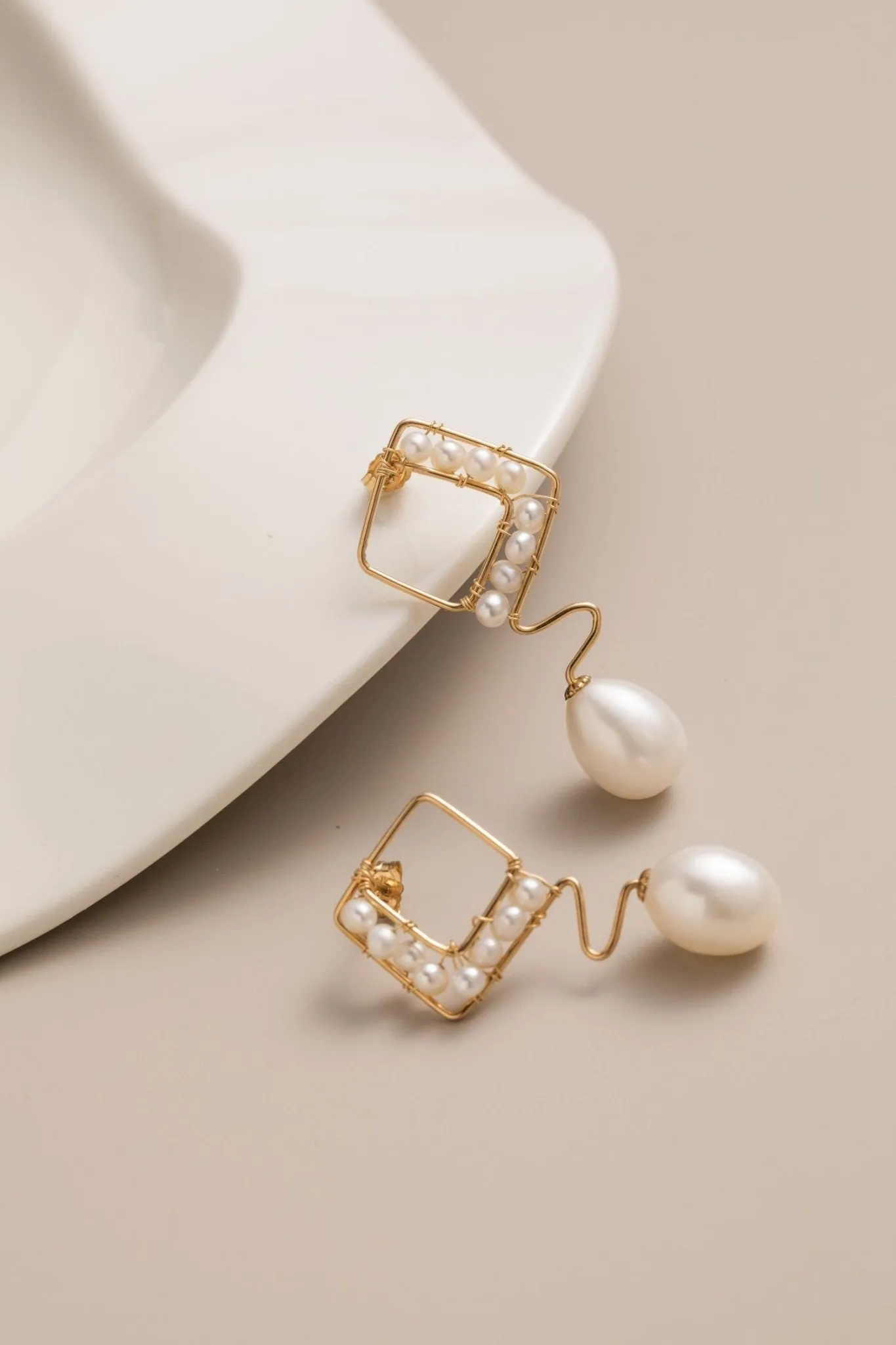 Geometric Series Wave Pearl Teardrop Earrings