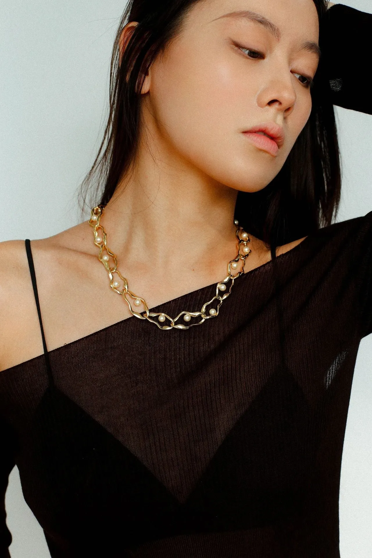 Geometric Twisted Grey Pearl Chain Necklaces