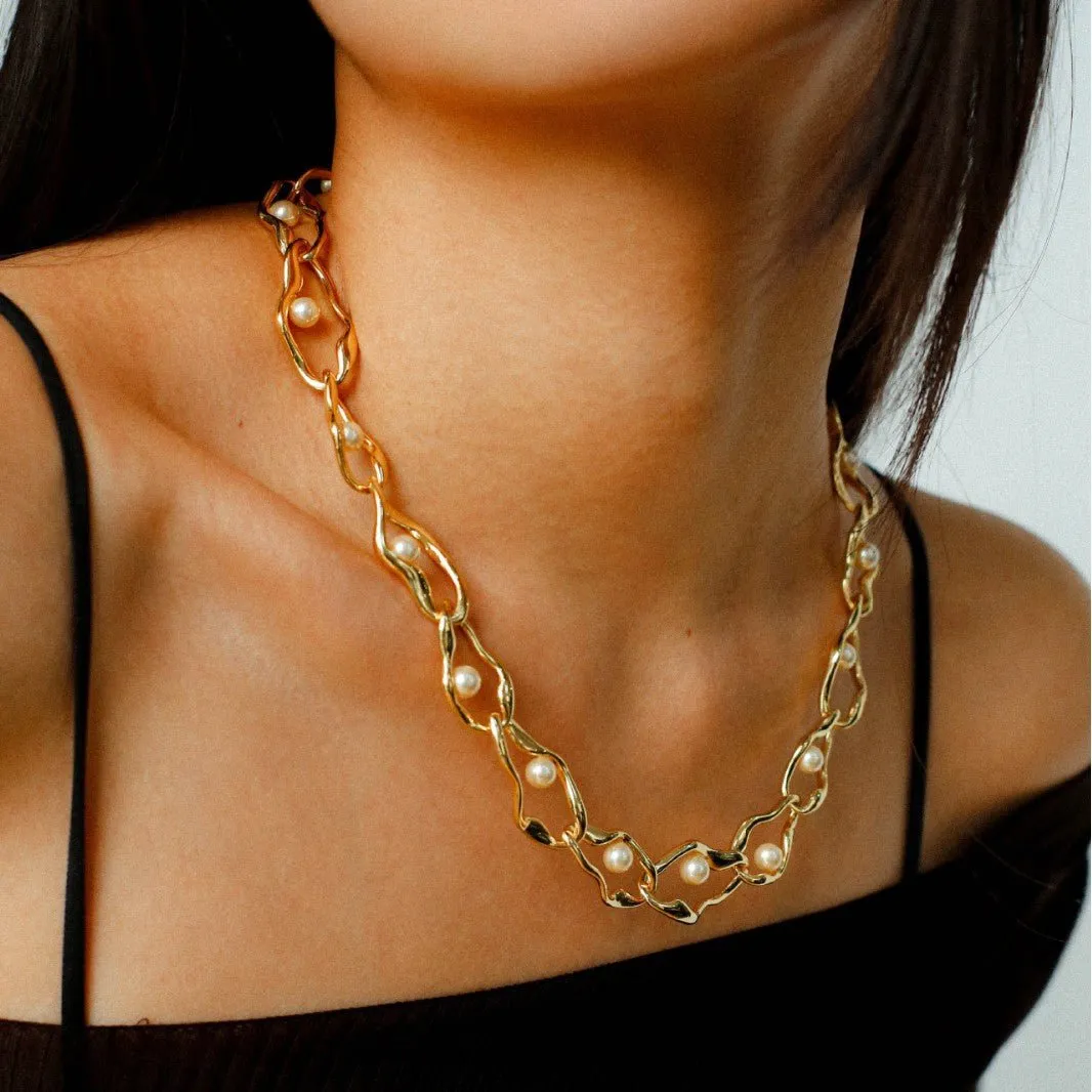 Geometric Twisted Grey Pearl Chain Necklaces