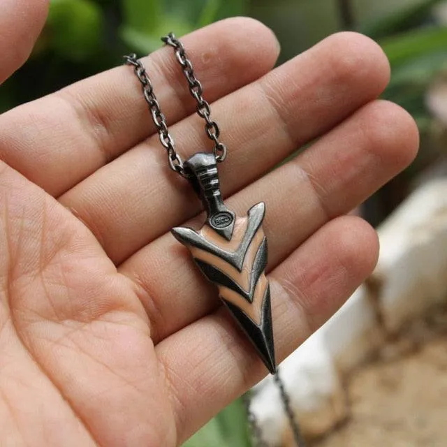 Glow in the Dark Chain Arrow Pendant