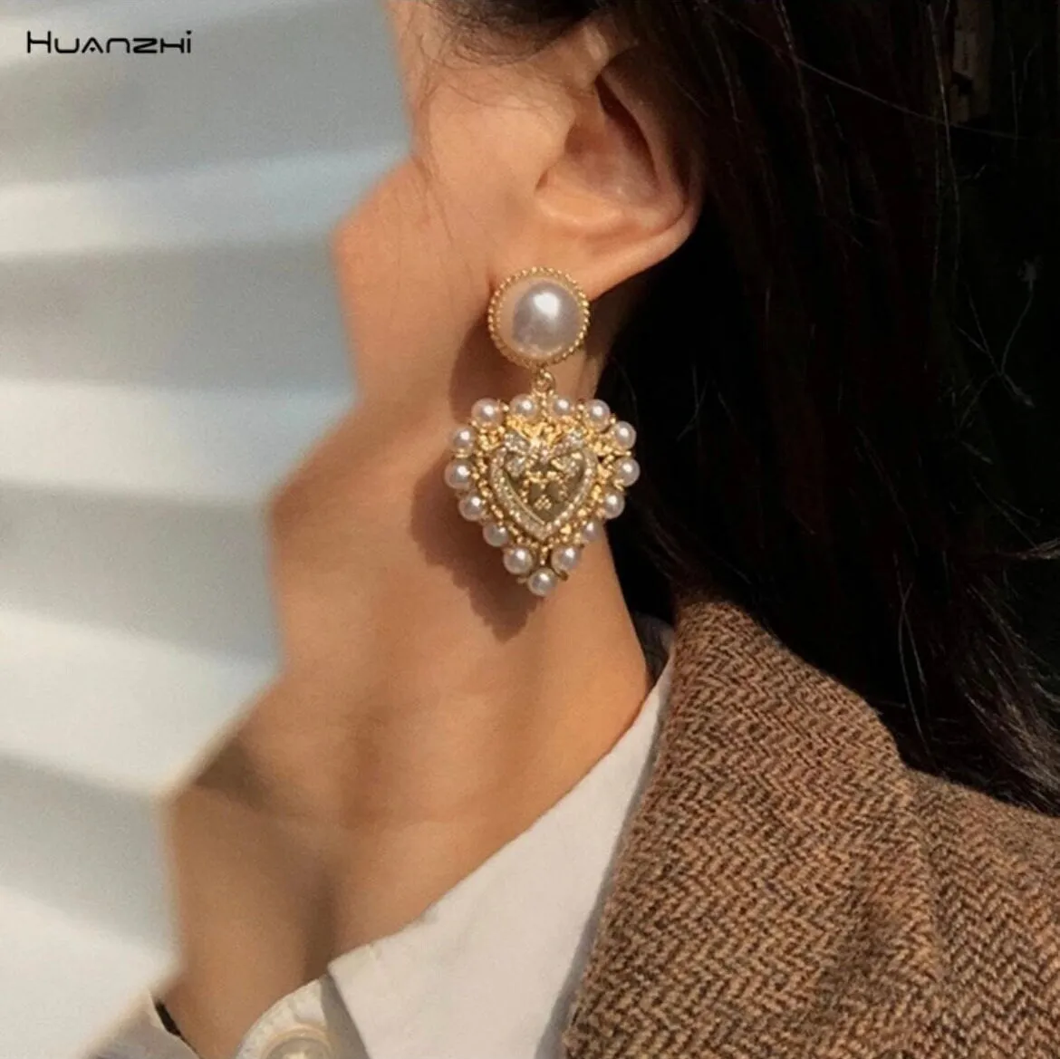 Gold Cream pearl earrings , long gold pearl earrings , long cream earrings , cream bride earrings , white pearl earring gold heart