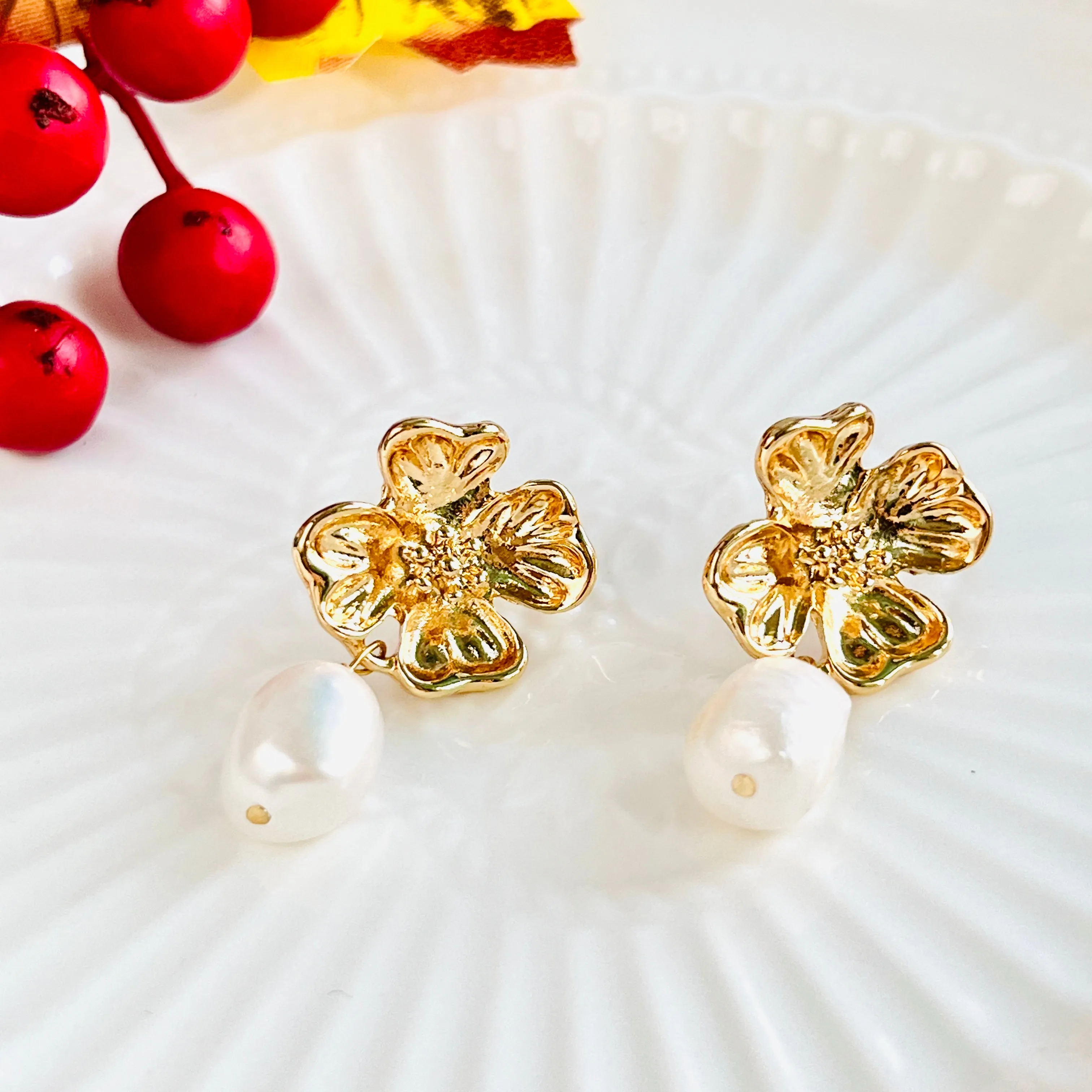 Golden Flower Pearl Dangle Earrings