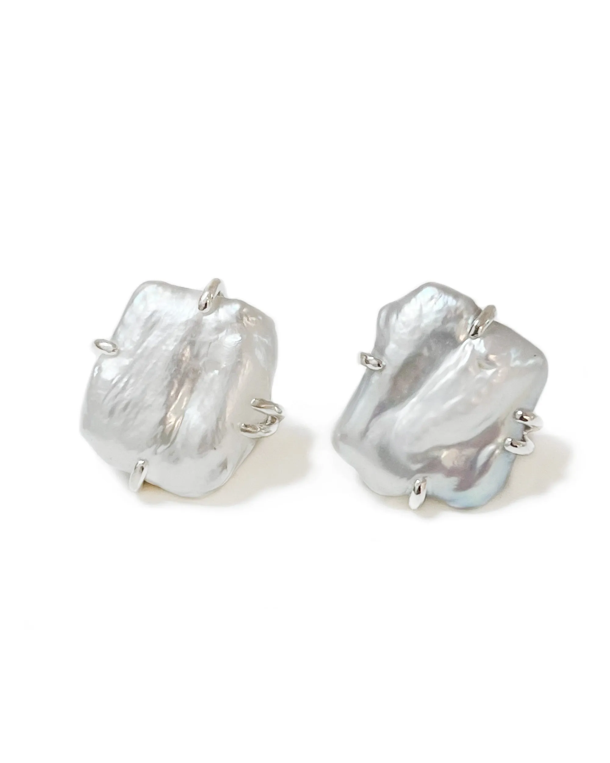 Lu Pearl Studs Large