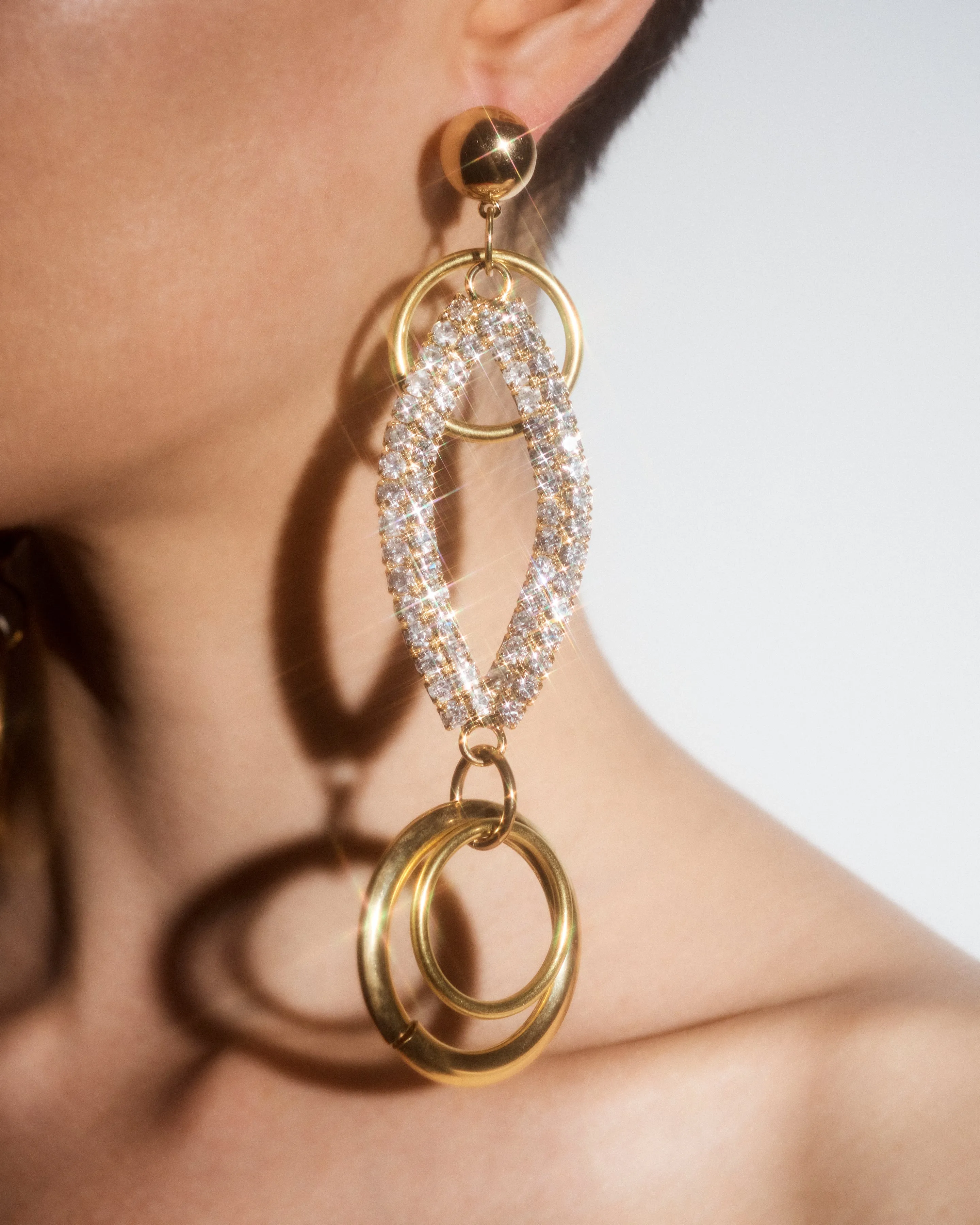 MESMERIZING GAZE EARRINGS