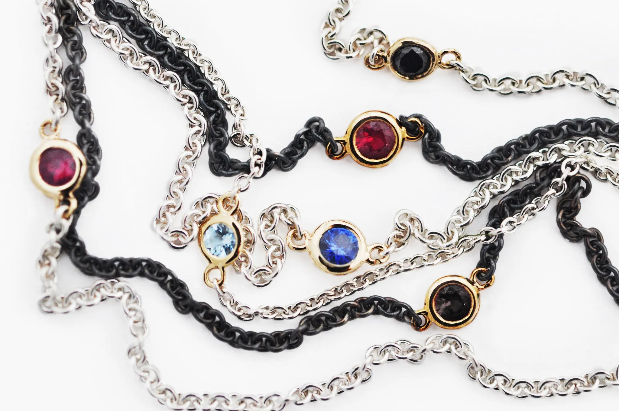 necklace / silver   small gemstone in gold bezel