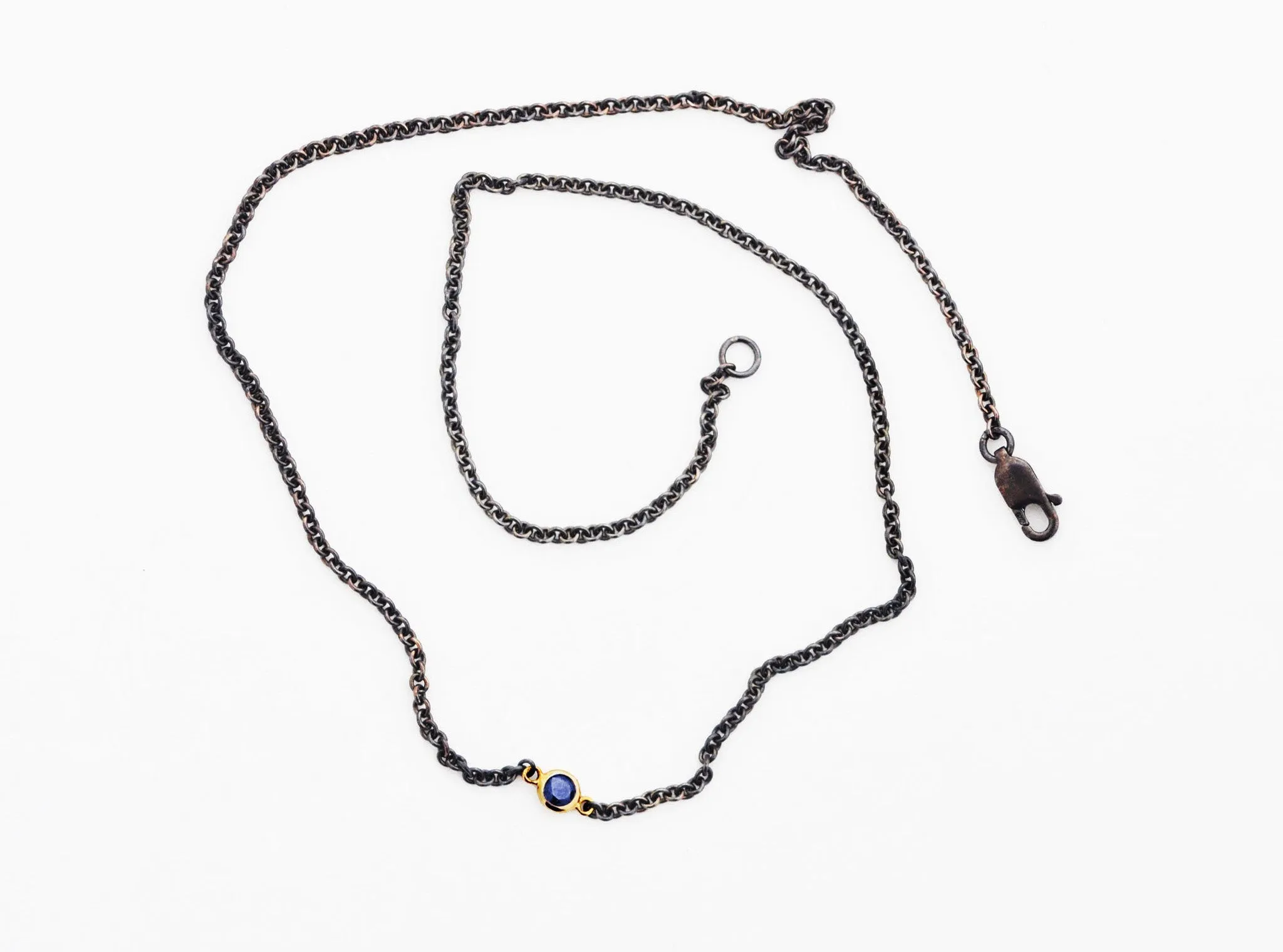 necklace / silver   small gemstone in gold bezel