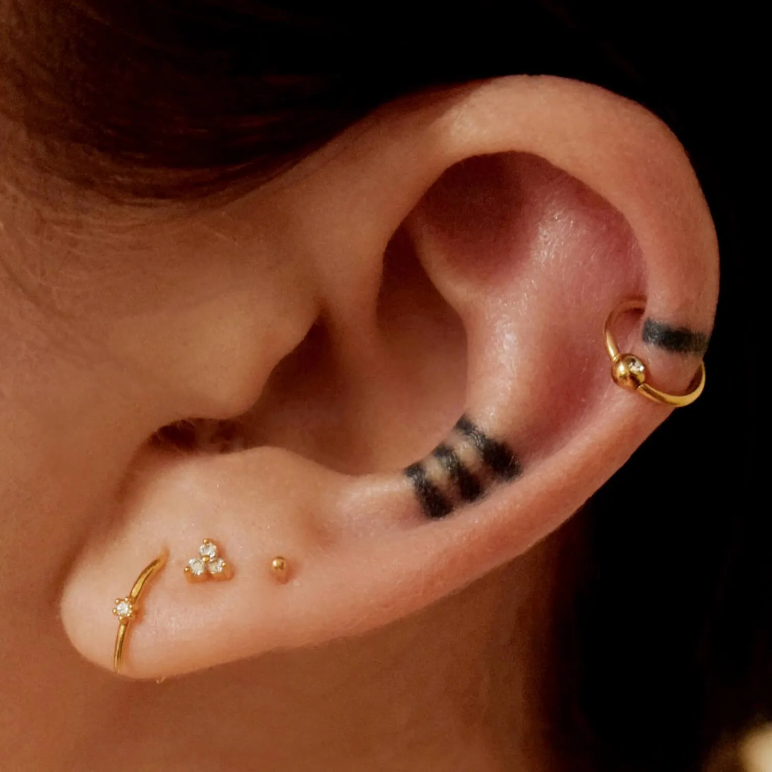 Orbital Crystal Cartilage Hoop in Gold