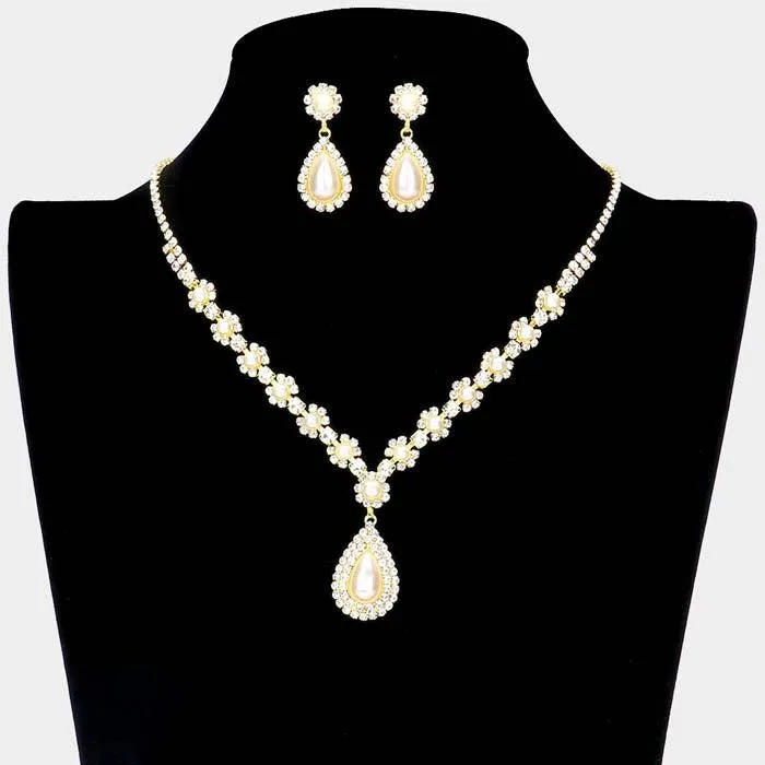 Pearl Centered Flower Rhinestone Gold Necklace Set