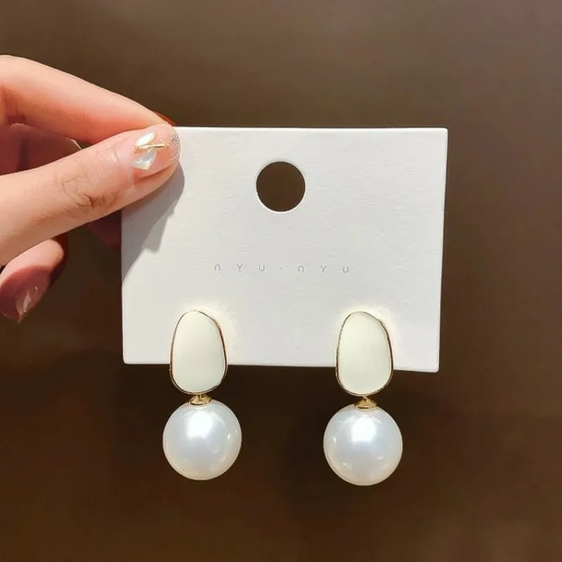 Pink White Pearl Dangle Earrings for Women Black Geometric Acrylic Round Ball Pendants Drop Earrings Elegant Ear Jewelry