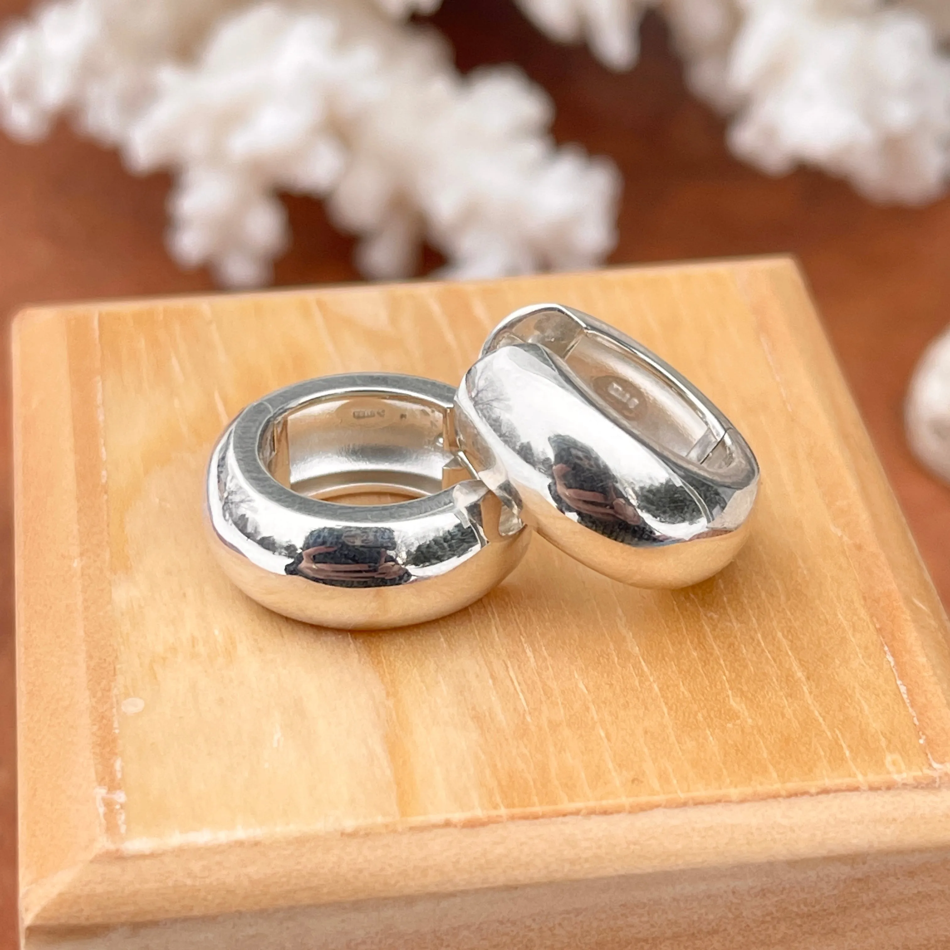 Sterling Silver Polished 7mm Huggie Hoop Hinged Earrings 16mm