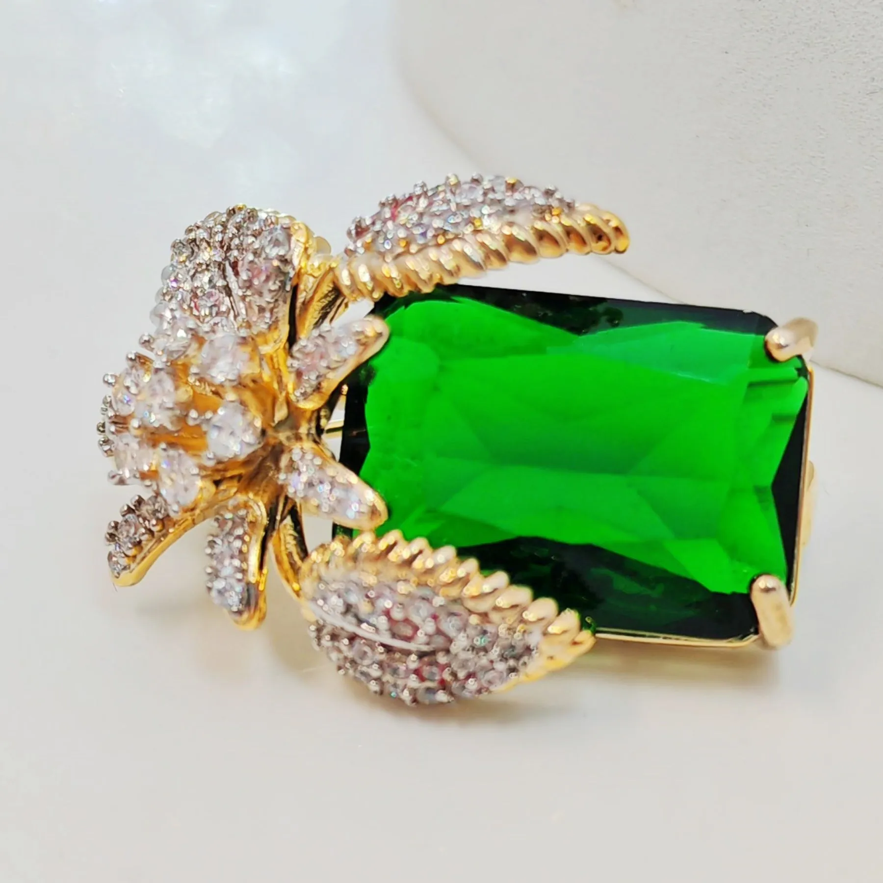 Vase-Shaped Brooch with Gold Tone Flower Design – Transparent Simulated Zircon Stamen and Green Square Center Stone – Elegant Square Pin for Women