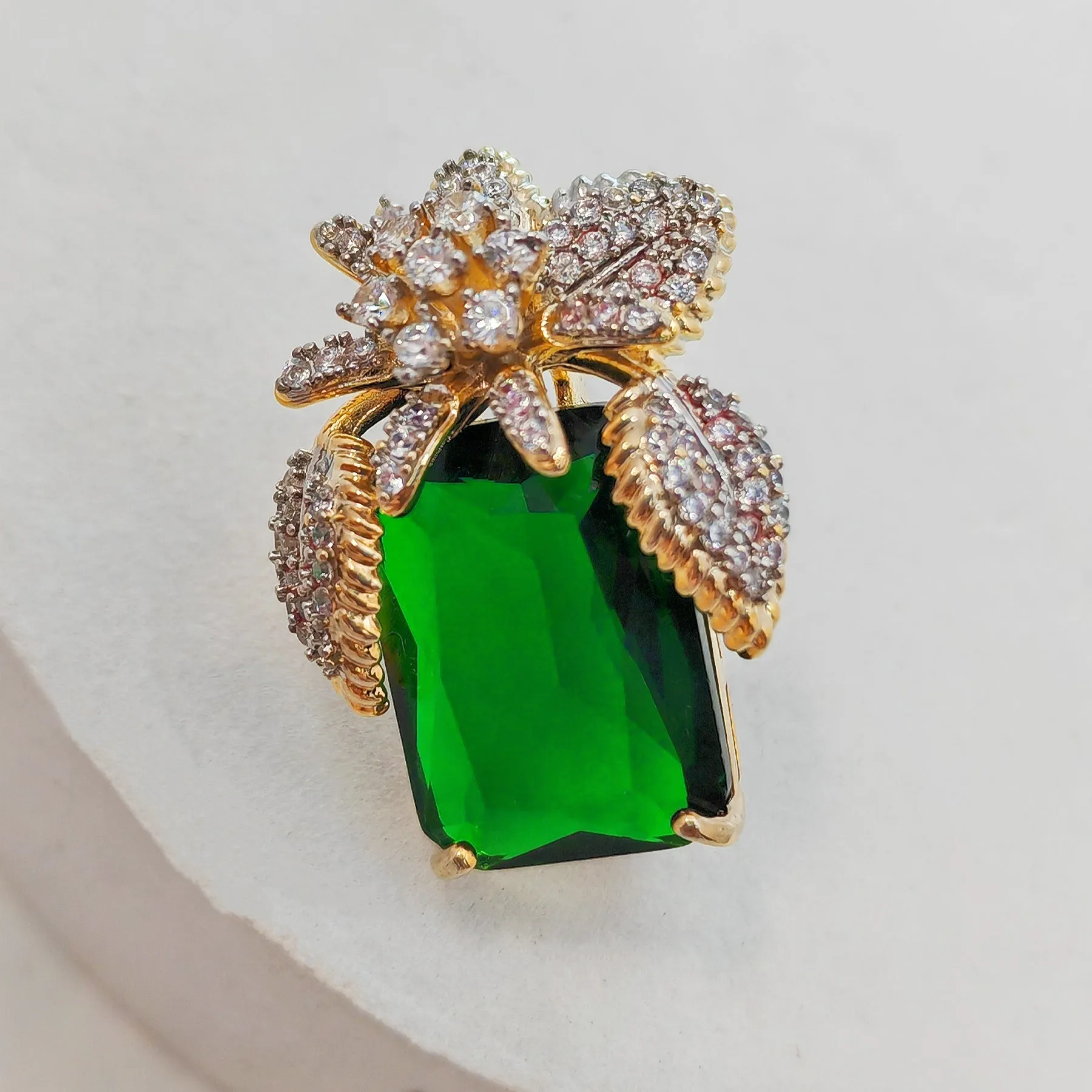 Vase-Shaped Brooch with Gold Tone Flower Design – Transparent Simulated Zircon Stamen and Green Square Center Stone – Elegant Square Pin for Women