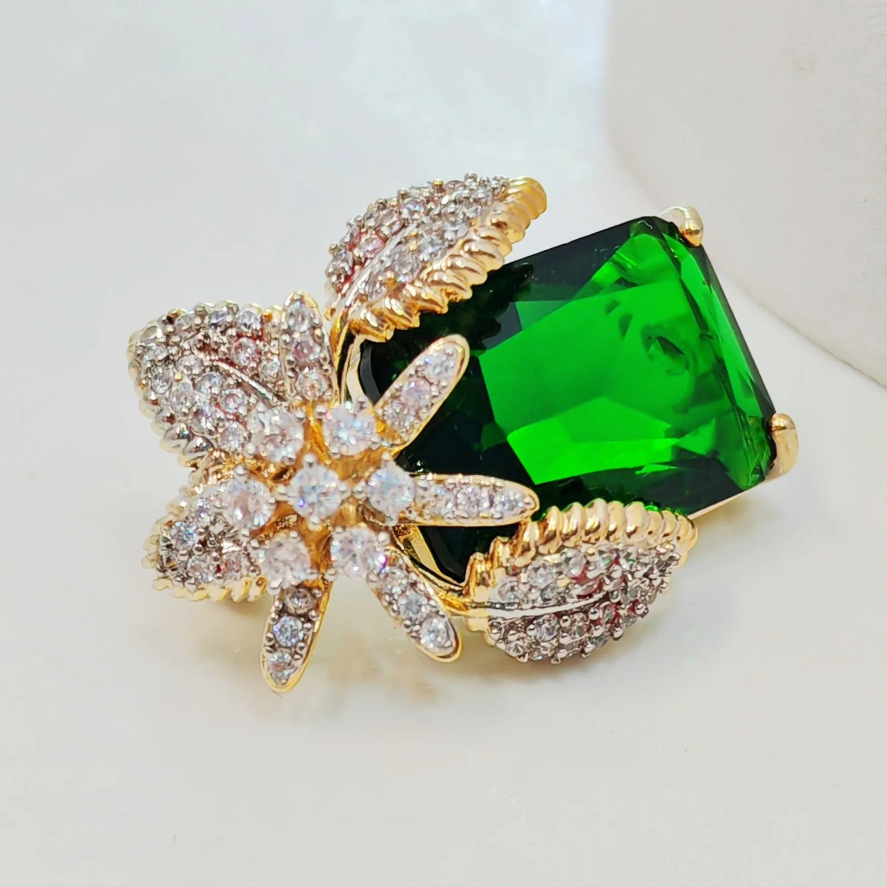 Vase-Shaped Brooch with Gold Tone Flower Design – Transparent Simulated Zircon Stamen and Green Square Center Stone – Elegant Square Pin for Women