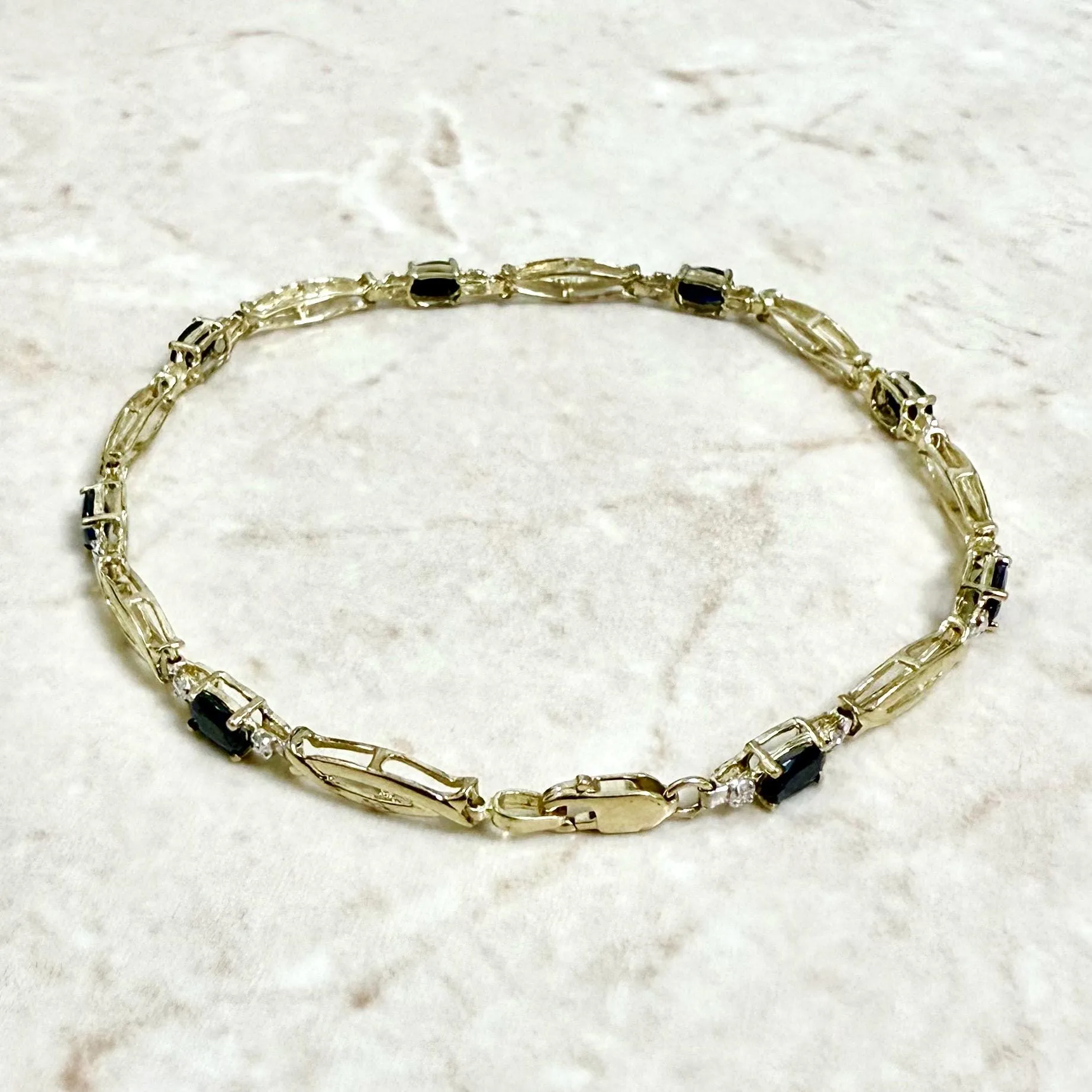 Vintage 10 Karat Yellow Gold Natural Sapphire Bracelet