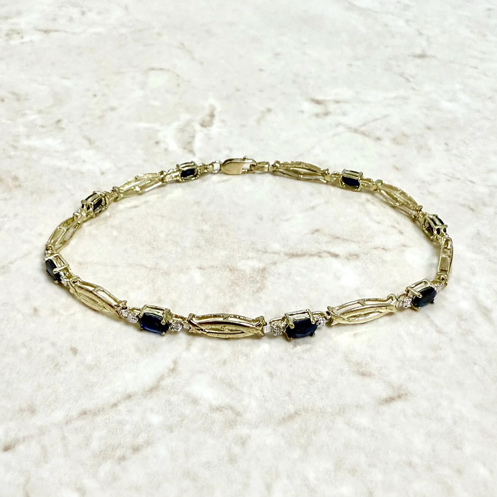 Vintage 10 Karat Yellow Gold Natural Sapphire Bracelet