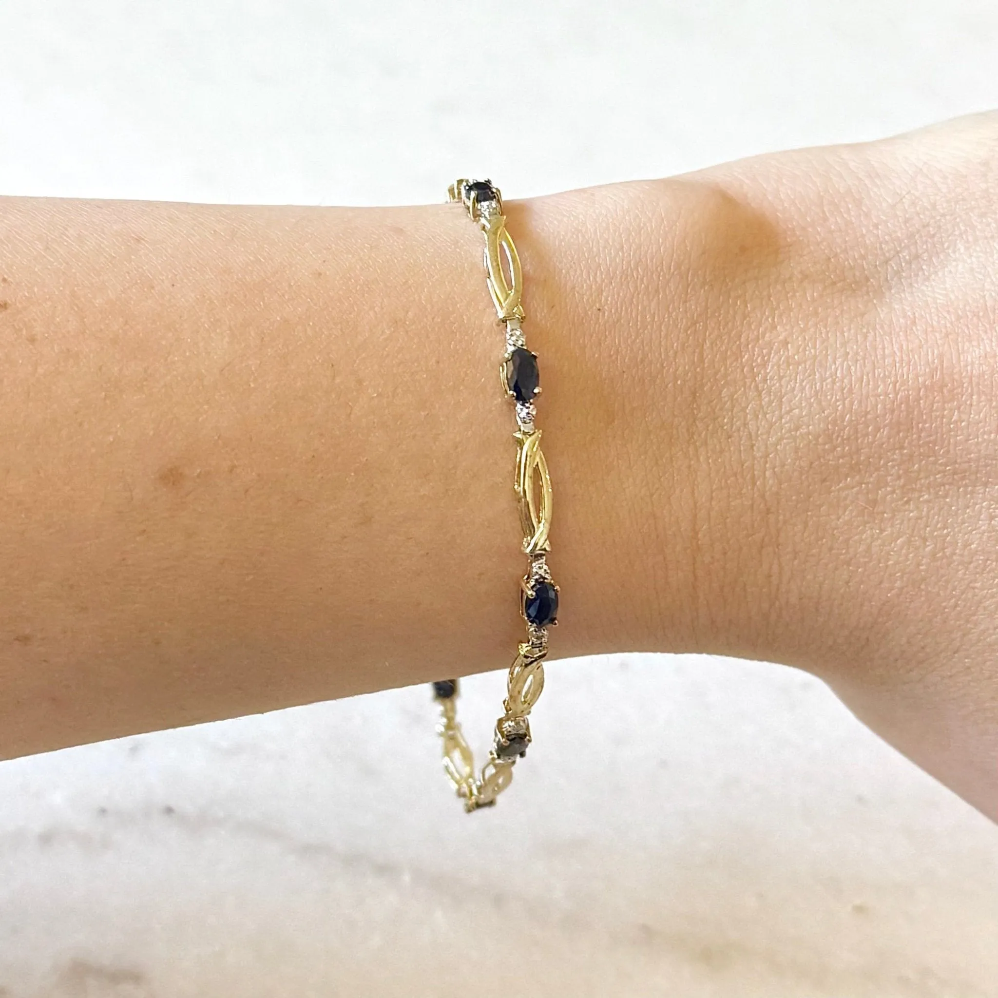 Vintage 10 Karat Yellow Gold Natural Sapphire Bracelet