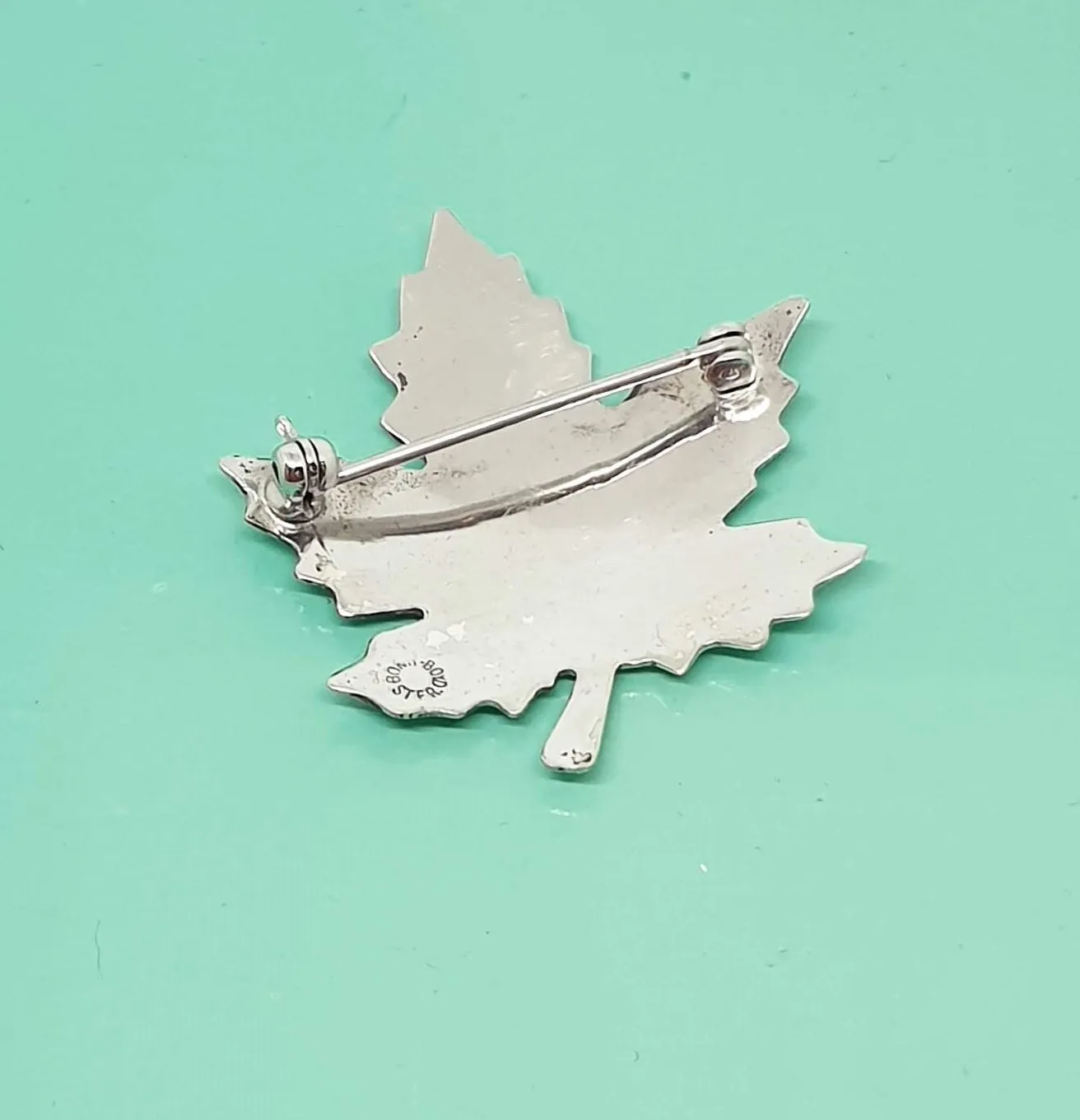 Vintage Bond Boyd sterling silver maple leaf brooch