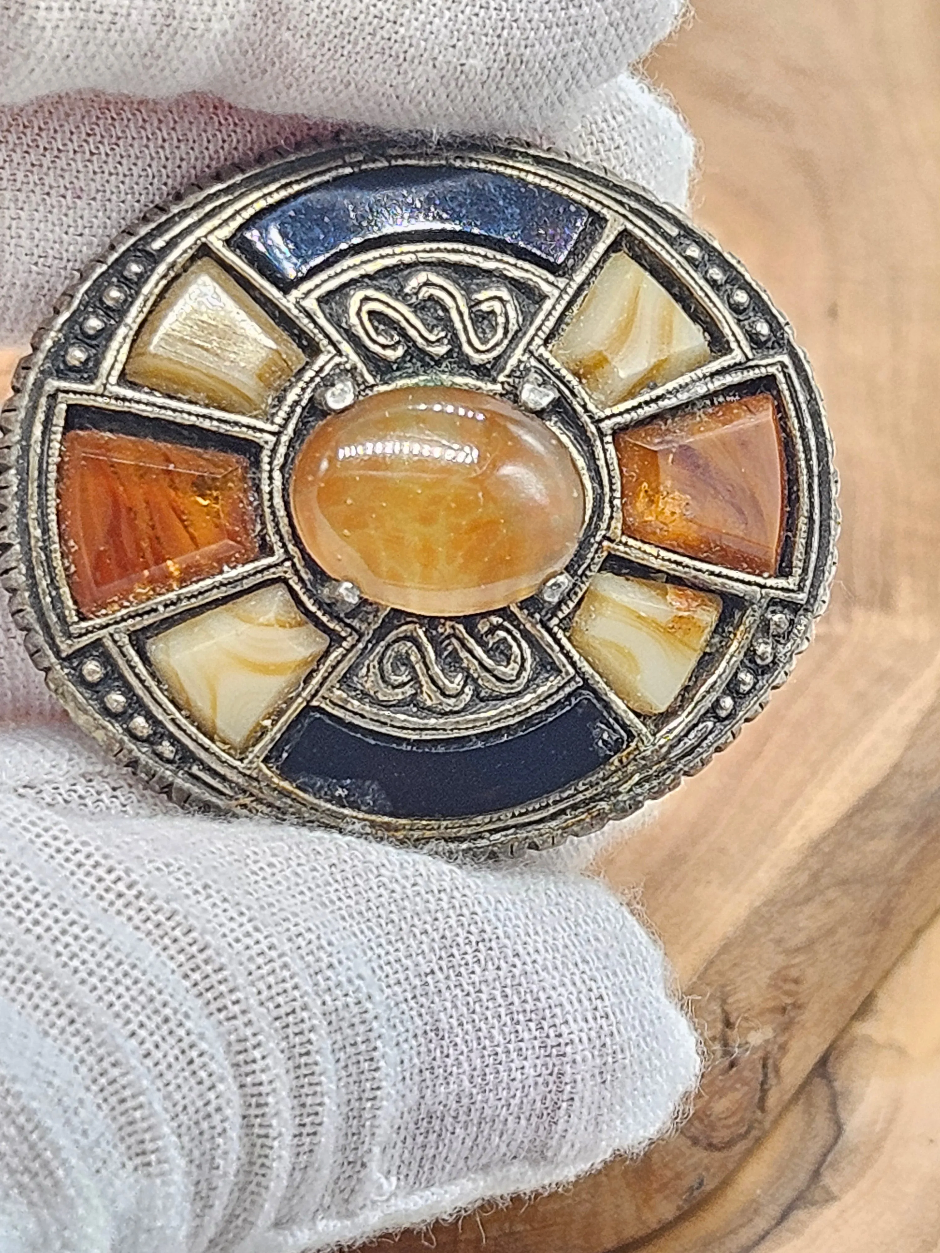 Vintage Bronze Colour Scottish Brooch with Stone and glass inserts, VGC, L1097