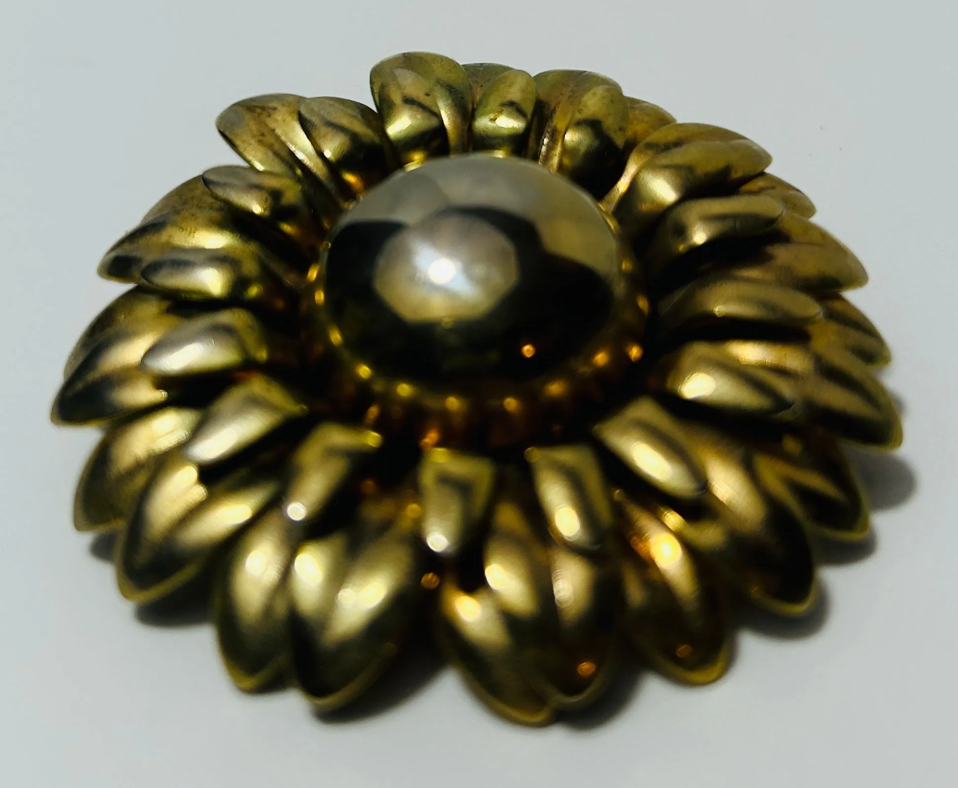 Vintage Gold-Tone Sunflower Brooch – 3-Layer Petal Design (1970s, Unsigned)