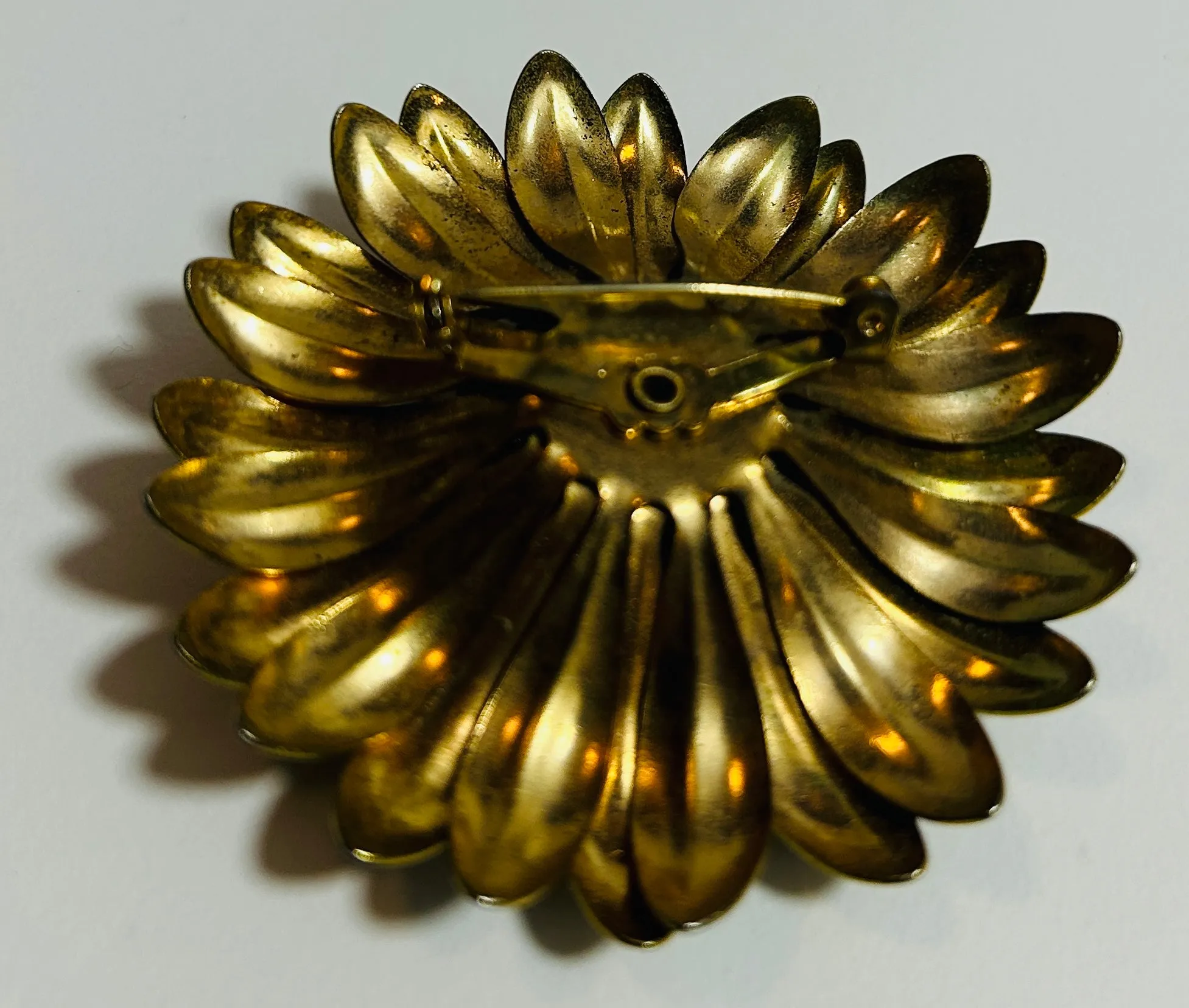Vintage Gold-Tone Sunflower Brooch – 3-Layer Petal Design (1970s, Unsigned)