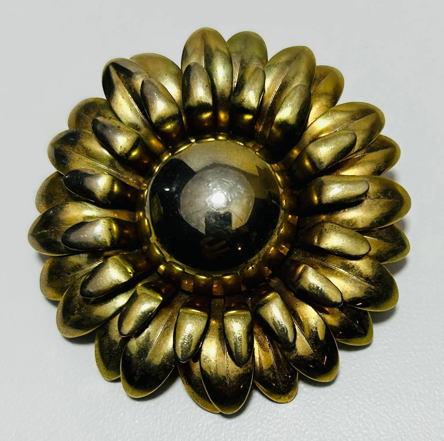 Vintage Gold-Tone Sunflower Brooch – 3-Layer Petal Design (1970s, Unsigned)