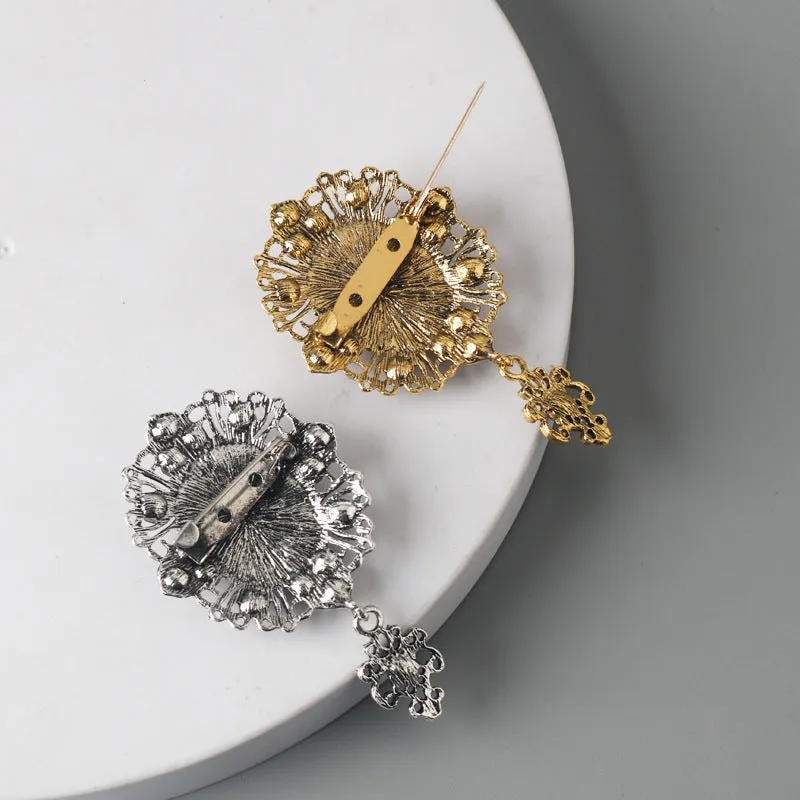 Vintage Queen Relief Metal Brooch with Rhinestones 2 Pack(Gold and Silver)