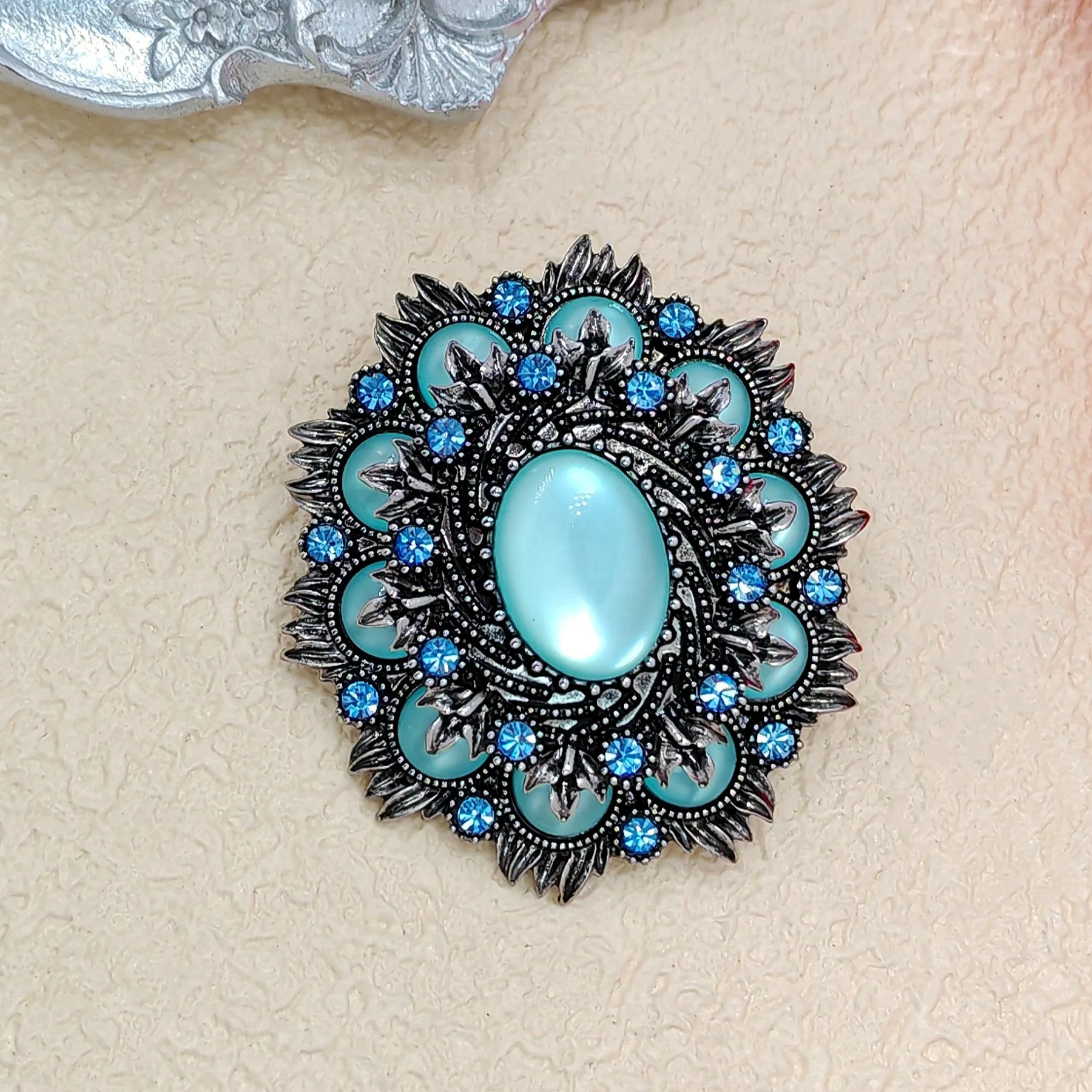 Vintage Stylish Silver & Imitate Blue Oval Flower Brooch Pin for Women