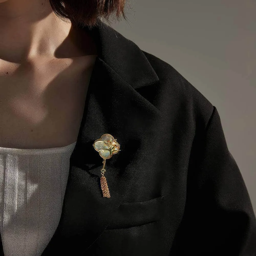 Vintage White Floral Gold Tassel Brooch