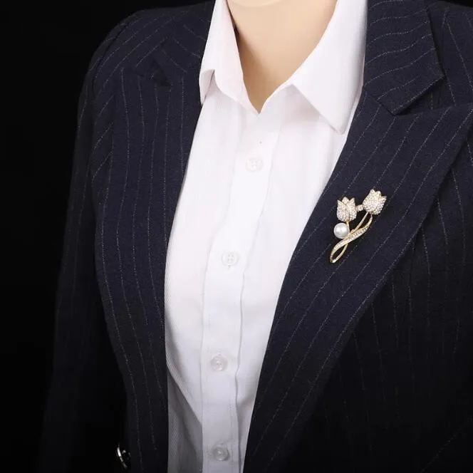 XSB123 - Golden Floral Saree Brooch